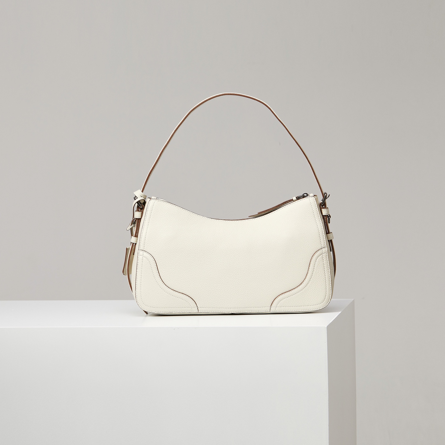 Prada Basic Bag White M-11cm-s