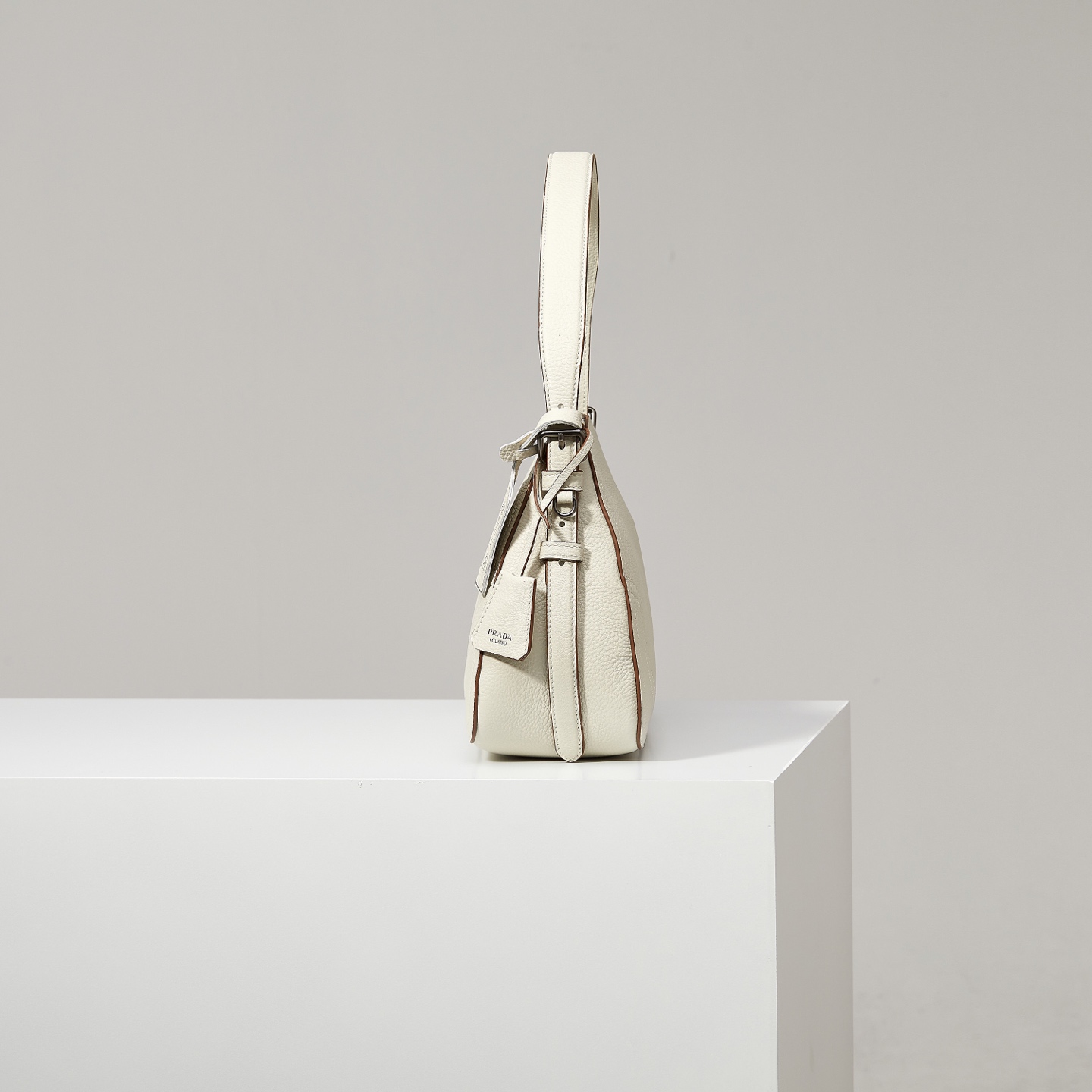 Prada Basic Bag White M-11cm-s