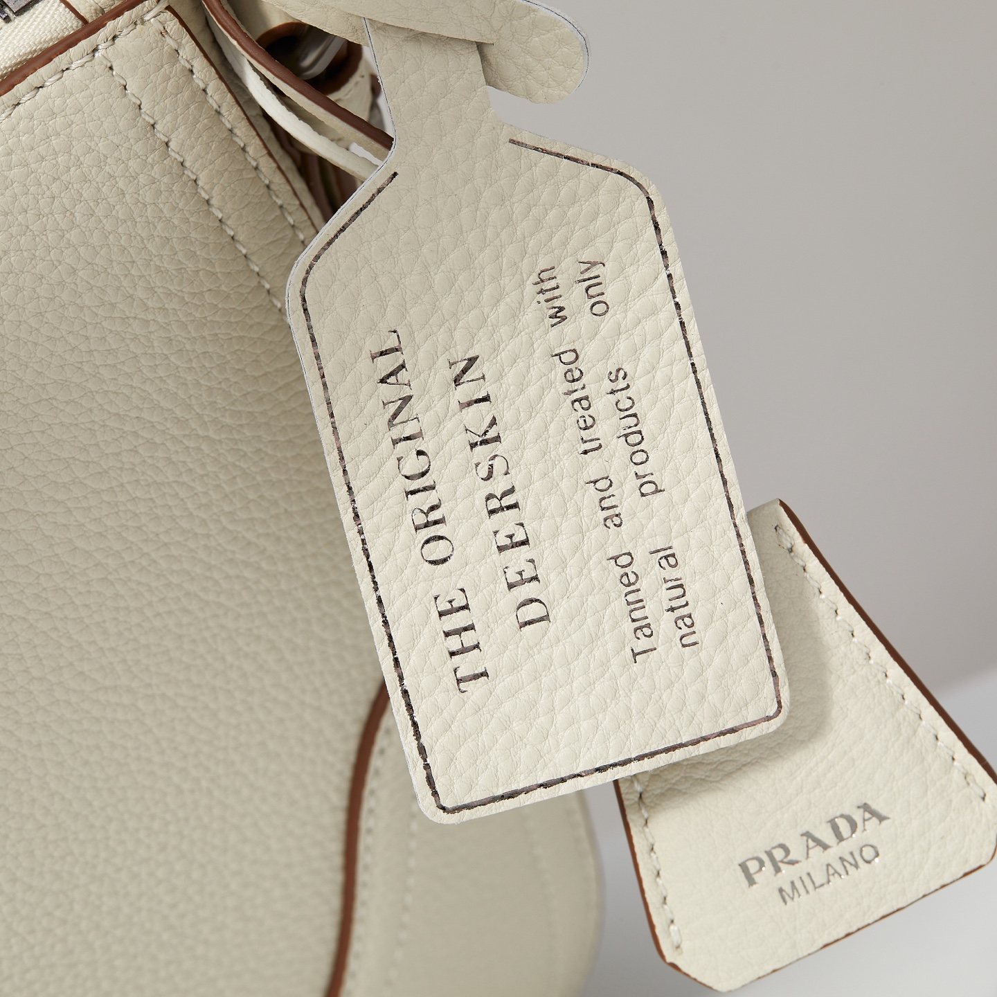 Prada Basic Bag White M-11cm-s