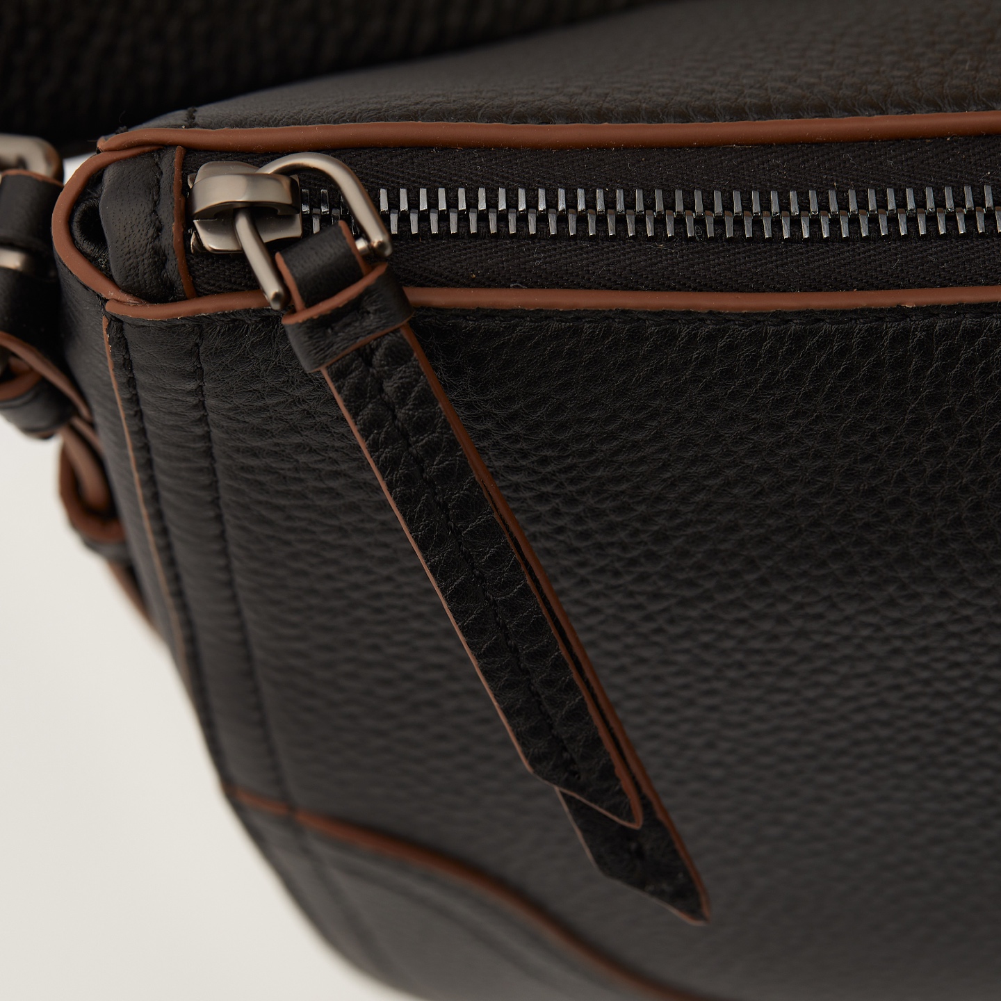 Prada Basic Bag Black M-11cm-s