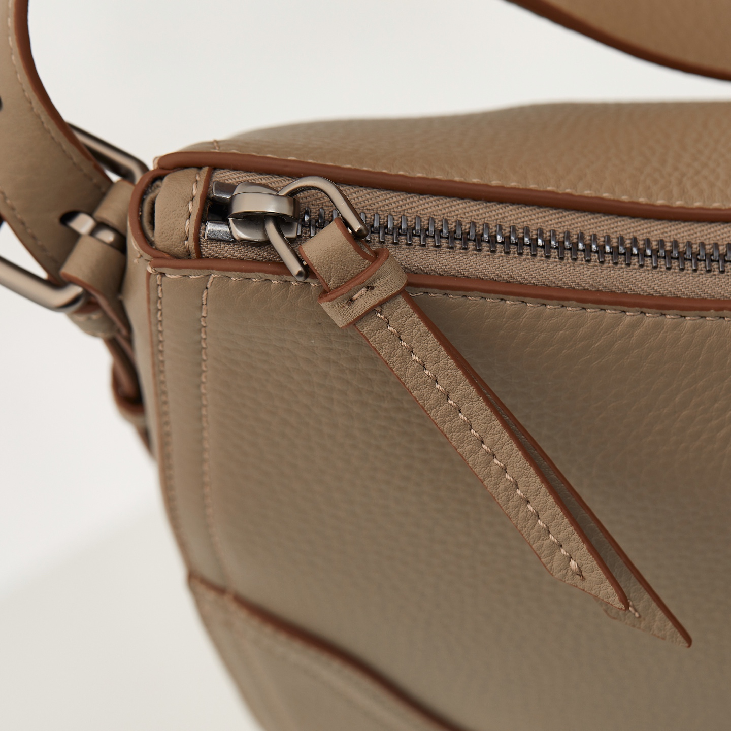 Prada Basic Bag Gray M-11cm-s