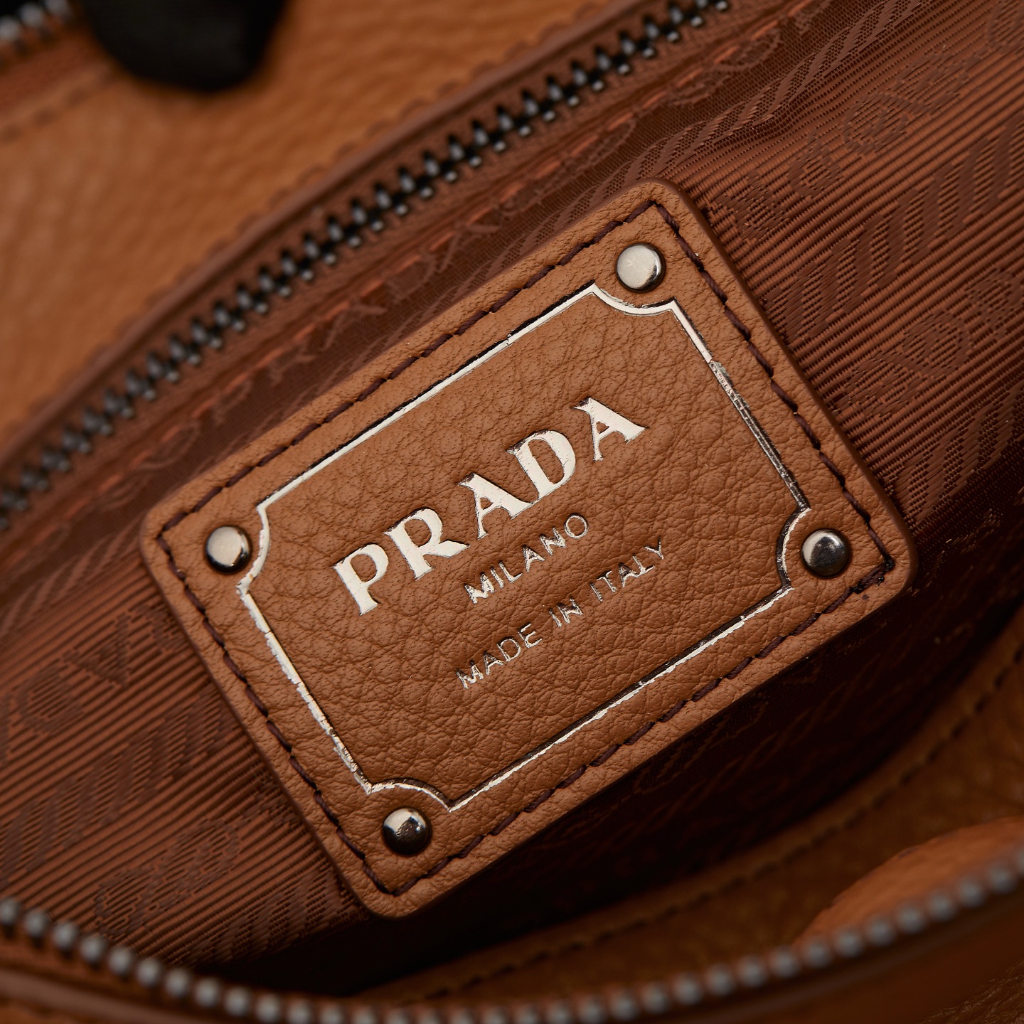 Prada Basic Bag M-11cm-s