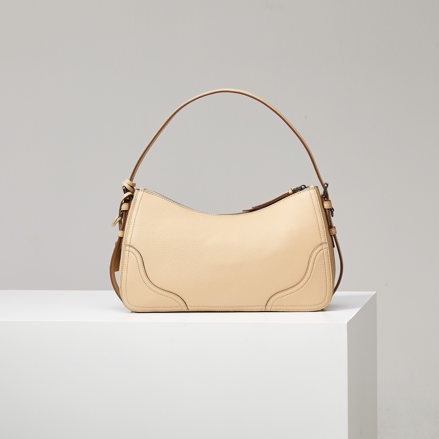 Prada Basic Bag Pink M-11cm-s