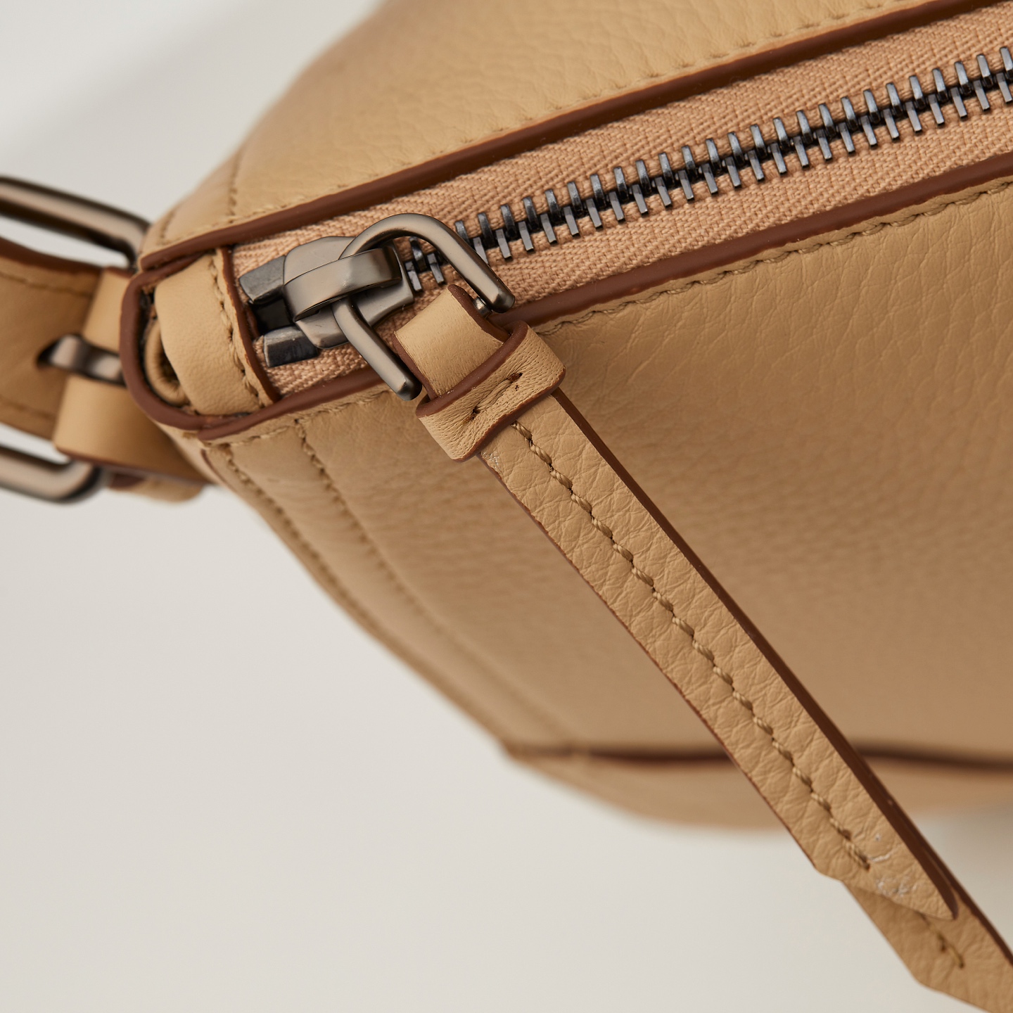 Prada Basic Bag Pink M-11cm-s