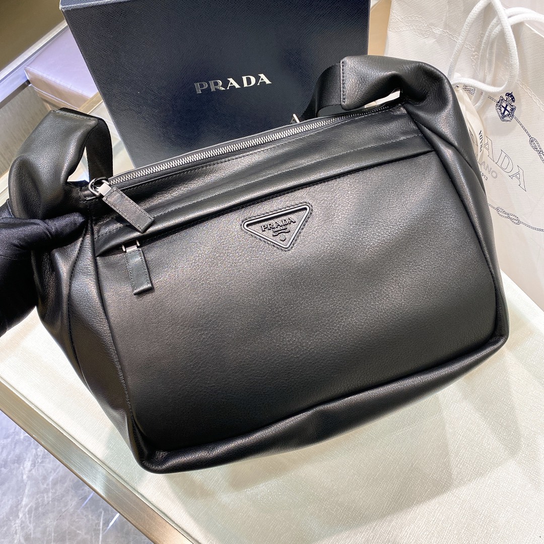 Prada Messenger Bag Cow Leather M-32cm-s