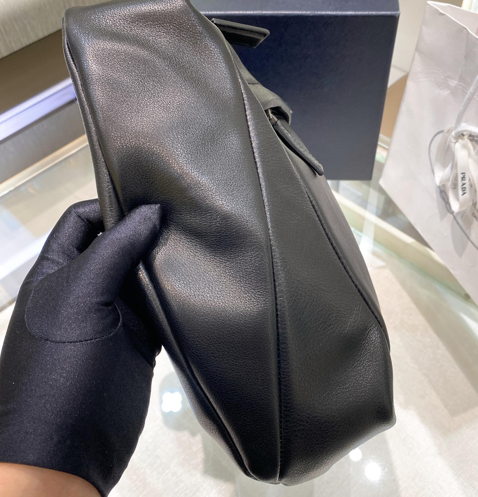 Prada Messenger Bag Cow Leather M-32cm-s