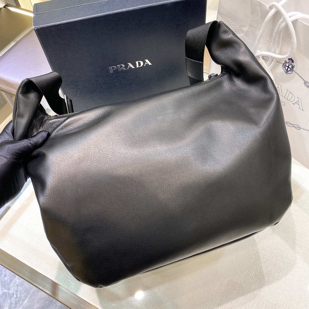 Prada Messenger Bag Cow Leather M-32cm-s