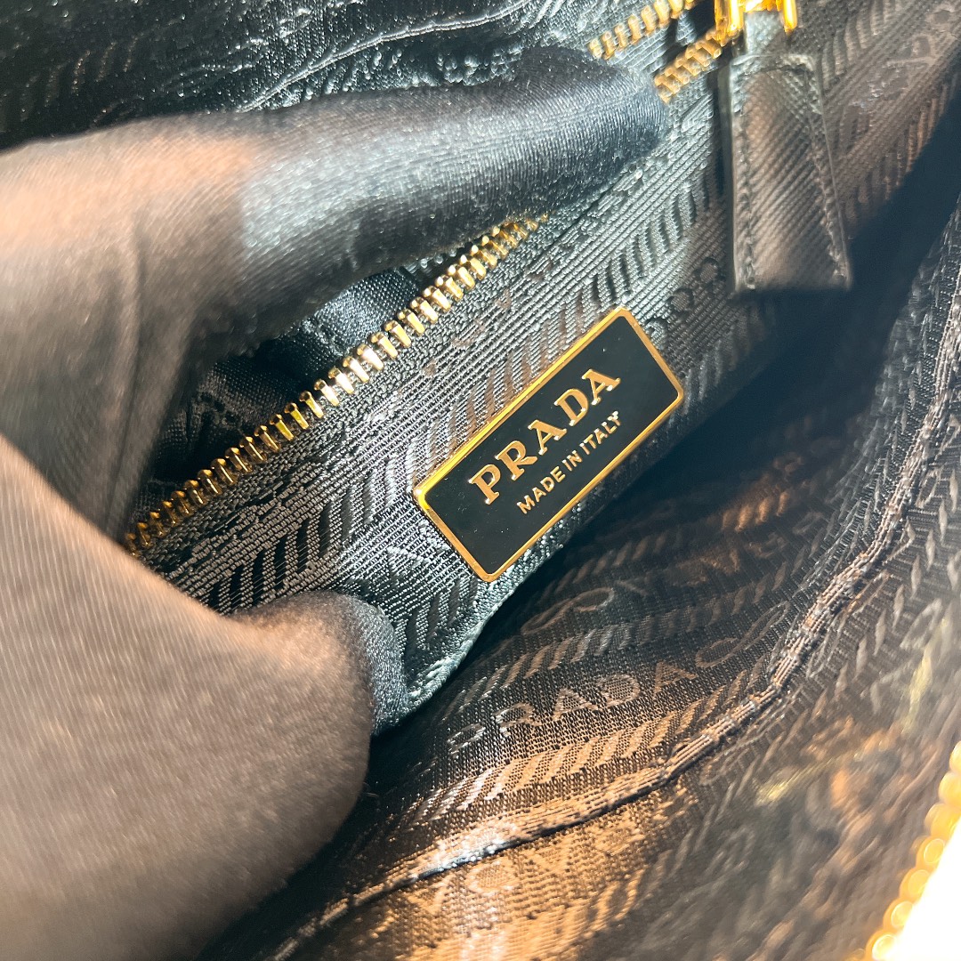 Prada Shoulder Bag Nylon Black Waterproof M-25cm-s