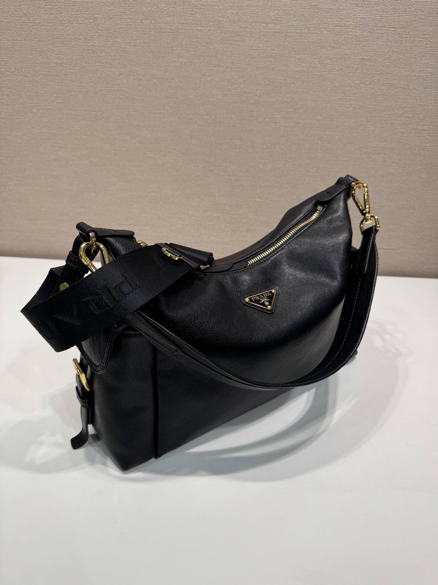 Prada Basic Bag Sheepskin M-l