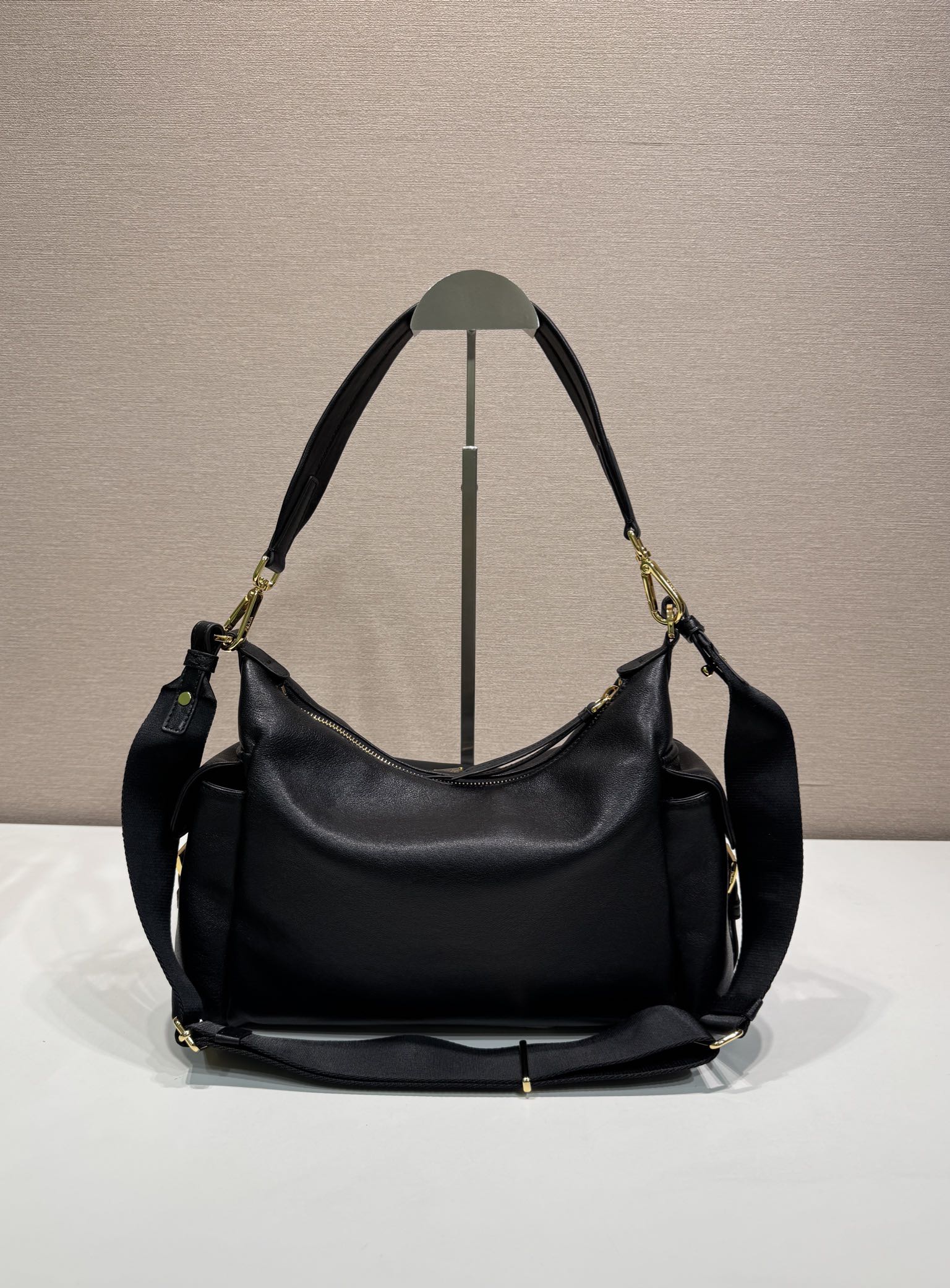 Prada Basic Bag Sheepskin M-l