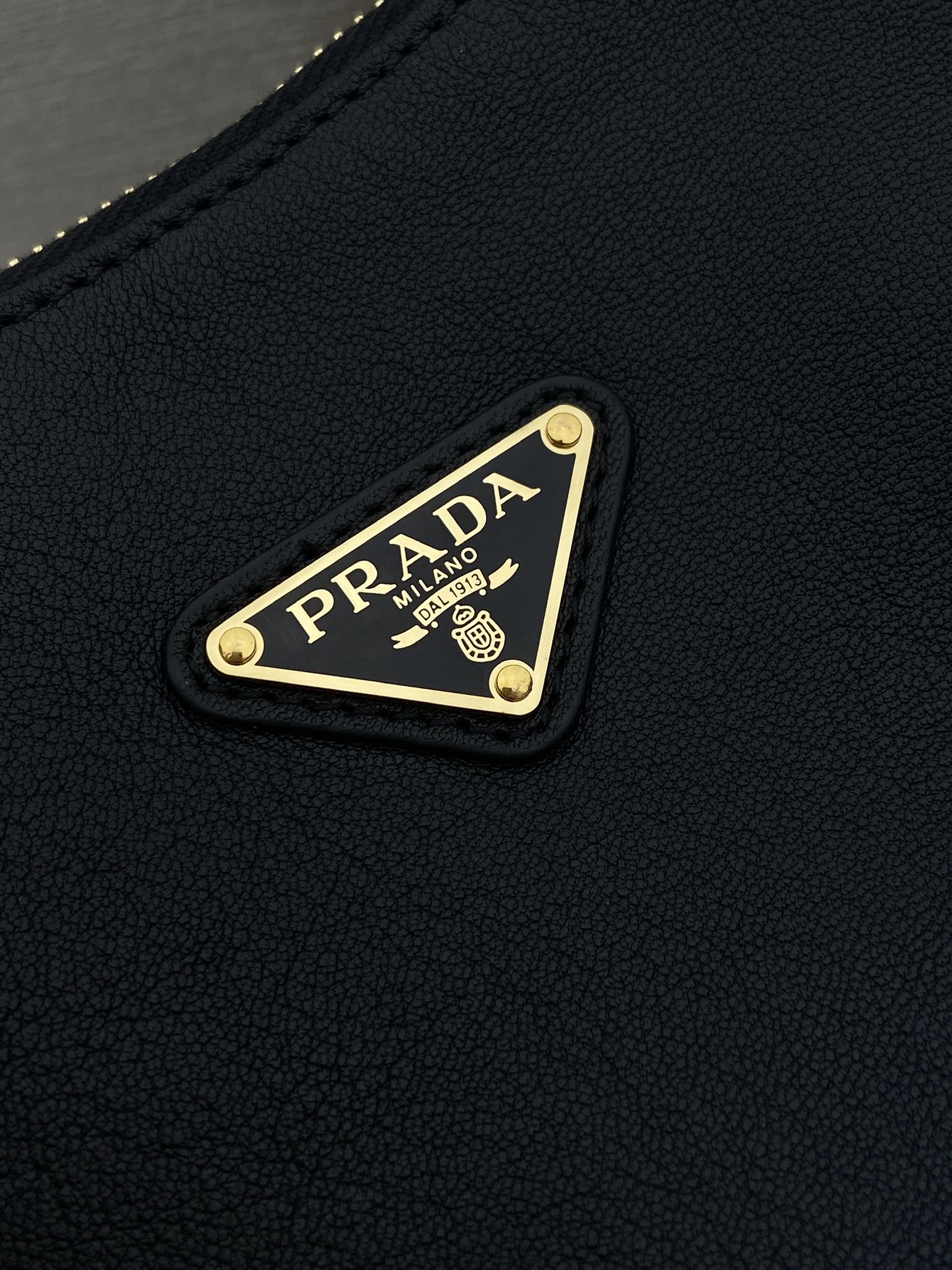 Prada Basic Bag Sheepskin M-l