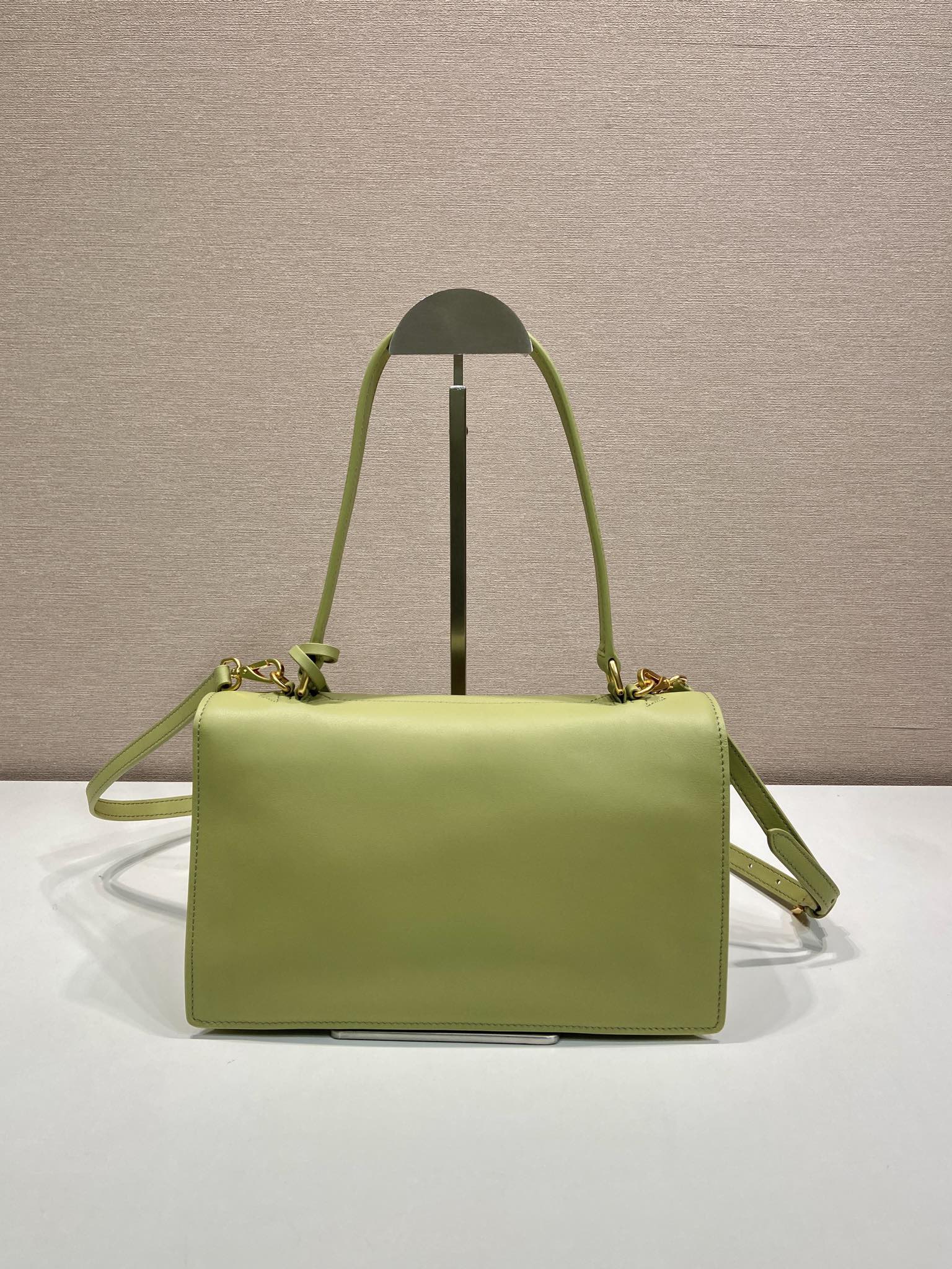 Prada Basic Bag Cow Leather 10cm-s
