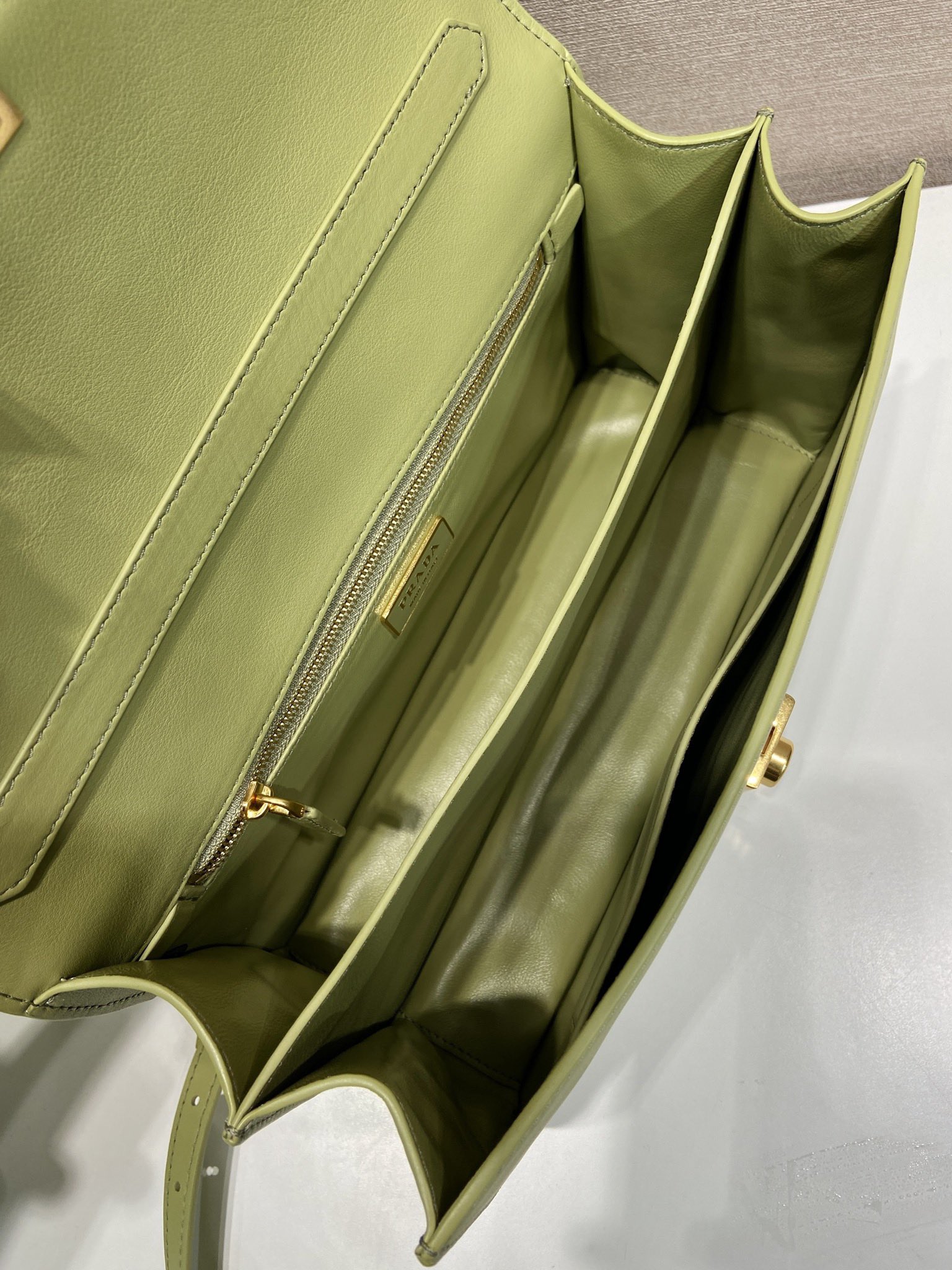 Prada Basic Bag Cow Leather 10cm-s