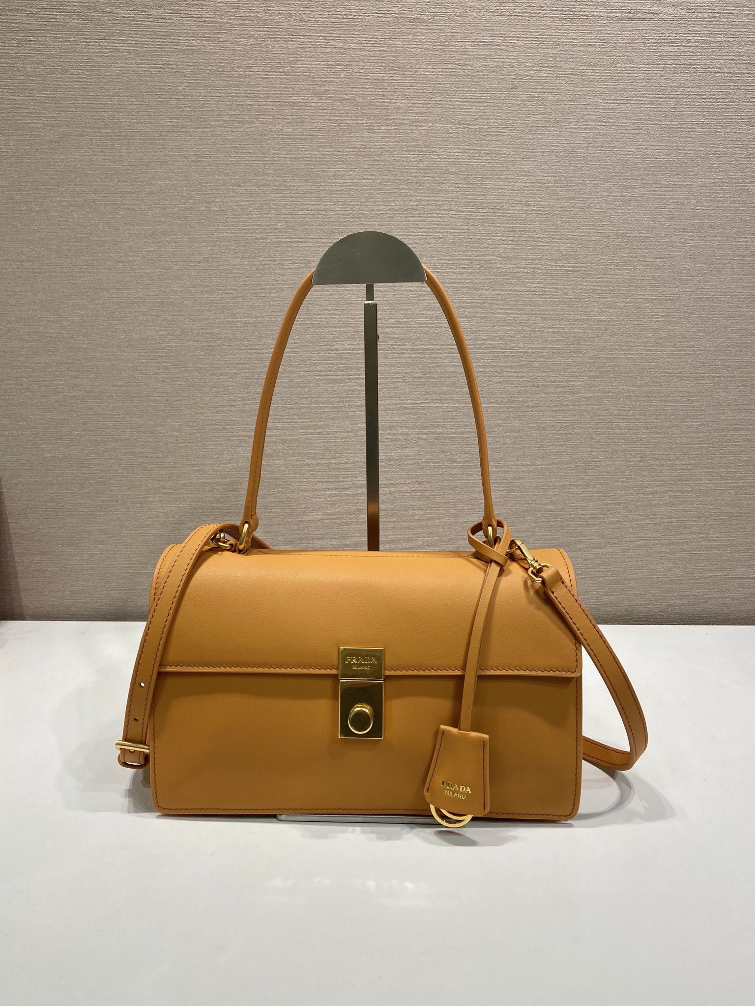 Prada Basic Bag Cow Leather 10cm-s