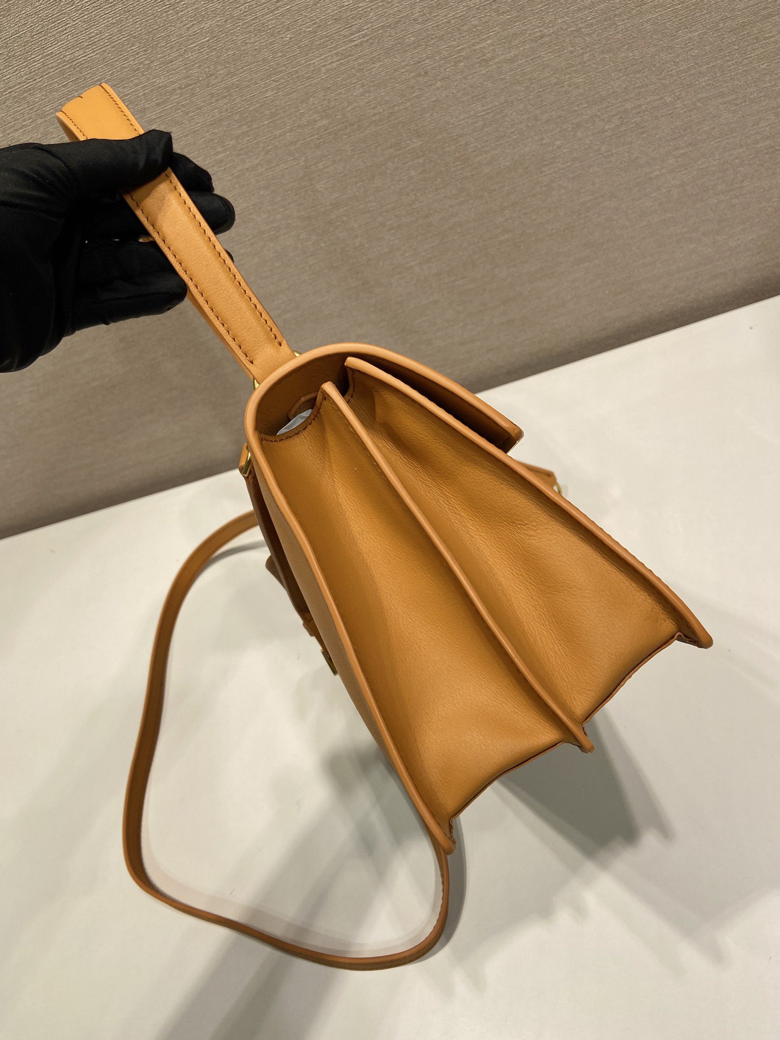 Prada Basic Bag Cow Leather 10cm-s