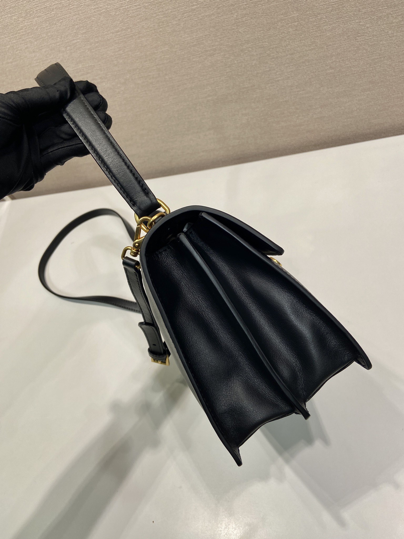 Prada Basic Bag Cow Leather 10cm-s