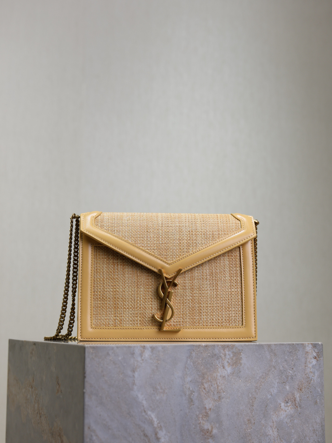 Basic Bag Cow Leather M-s