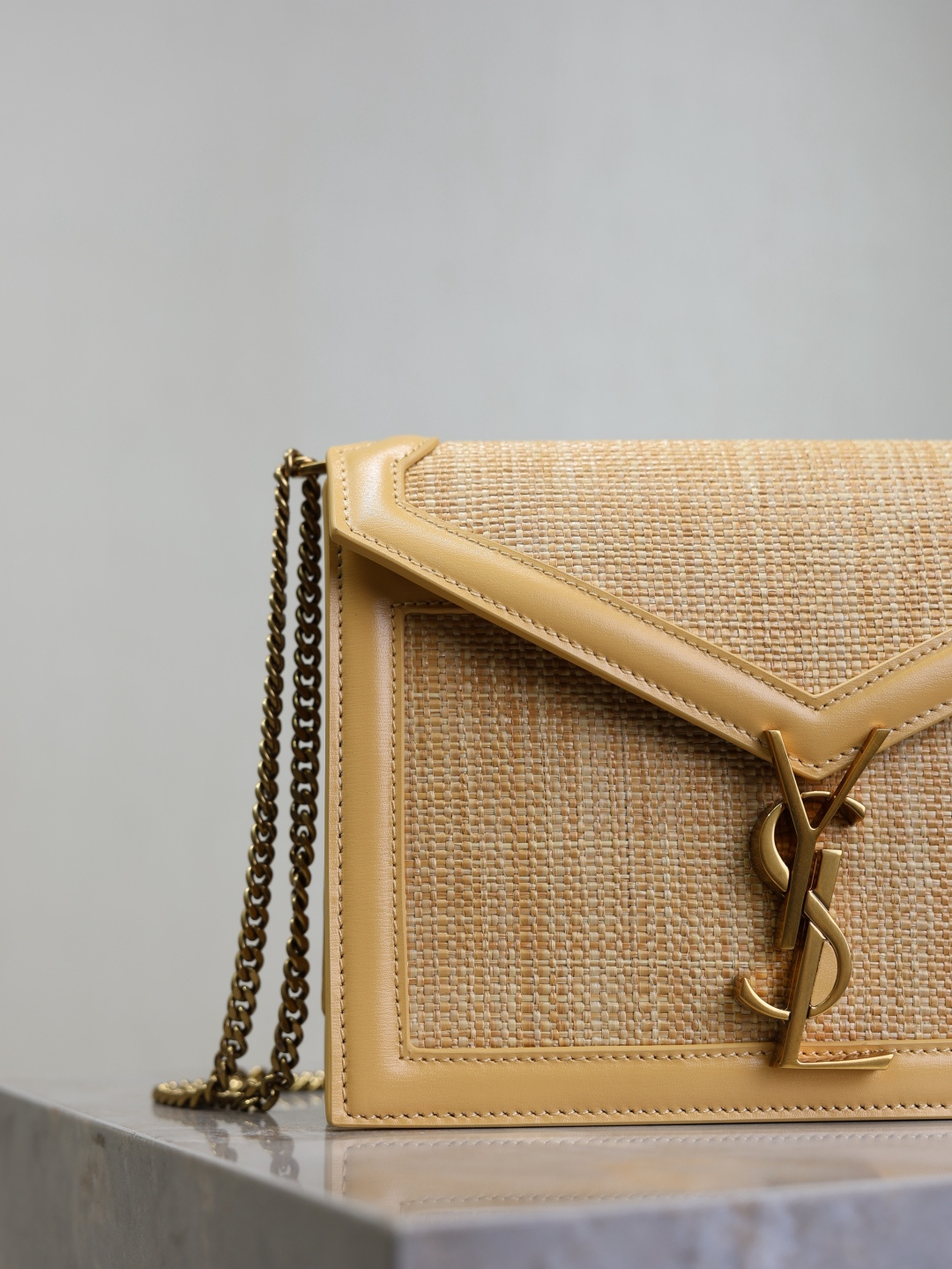 Basic Bag Cow Leather M-s