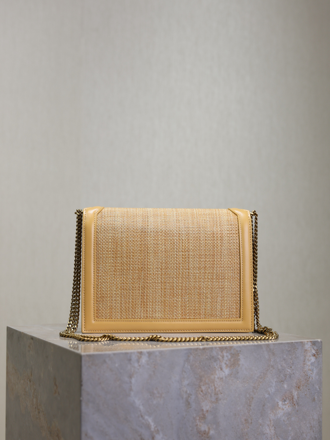 Basic Bag Cow Leather M-s