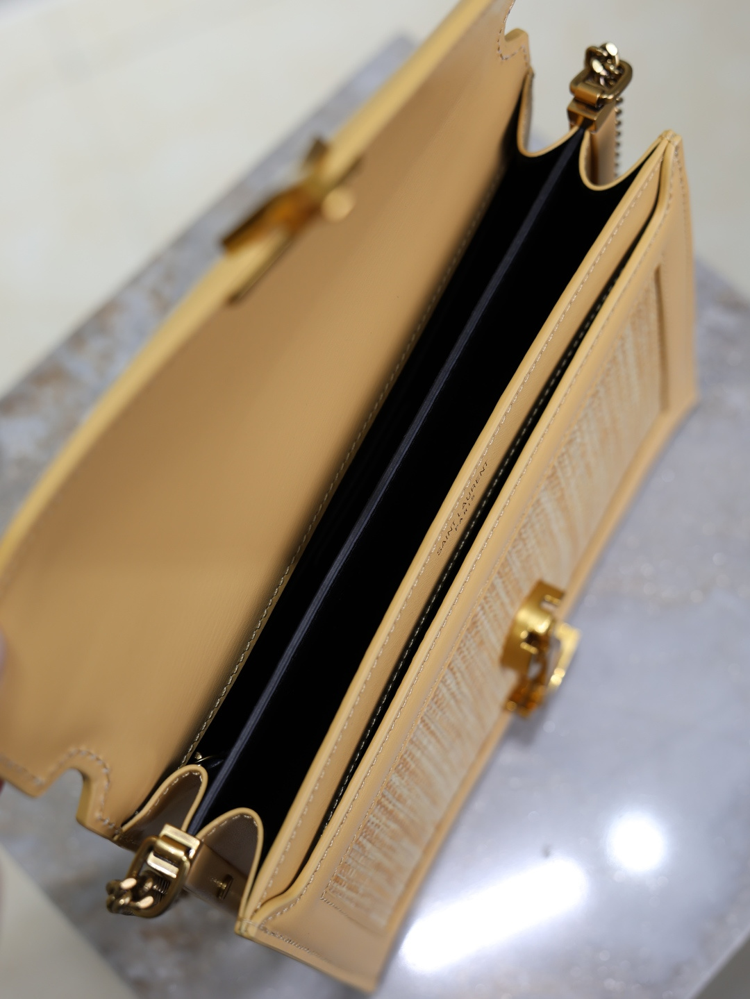 Basic Bag Cow Leather M-s