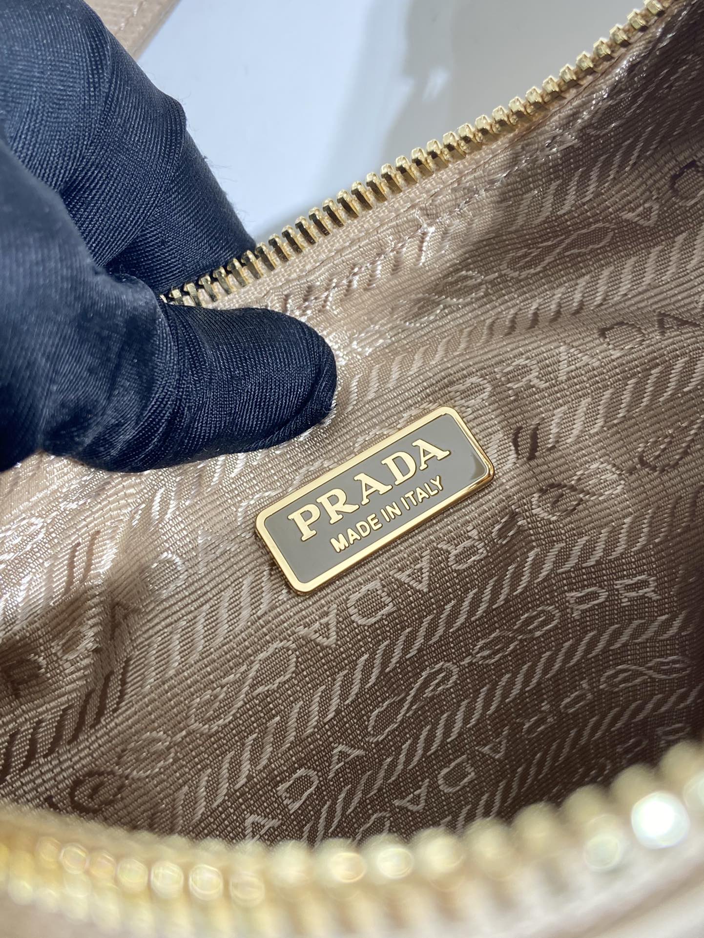 Prada Crossbody Bag Cow Leather M