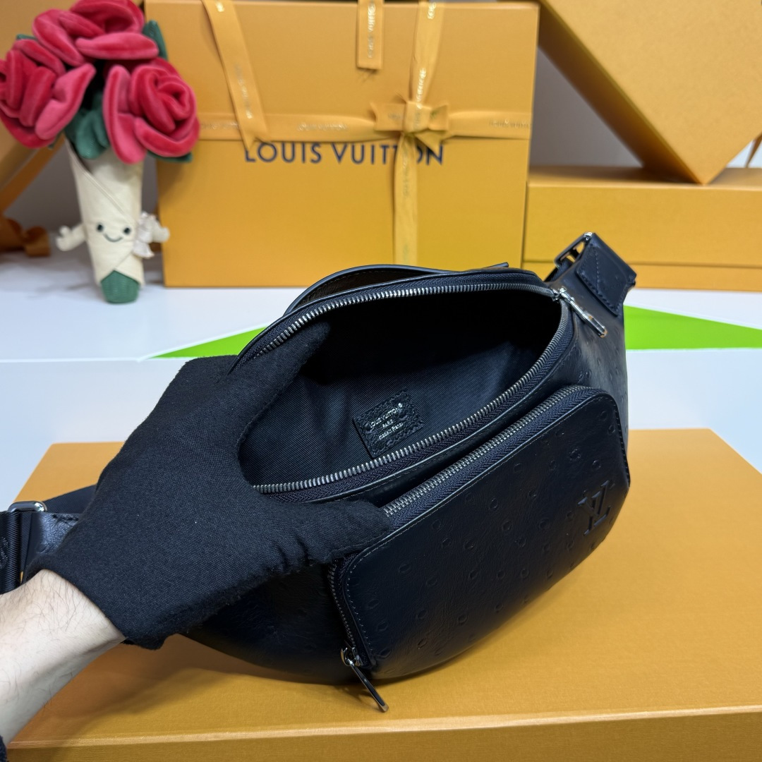 Louis Vuitton Basic Bag Cow Leather Black M-s