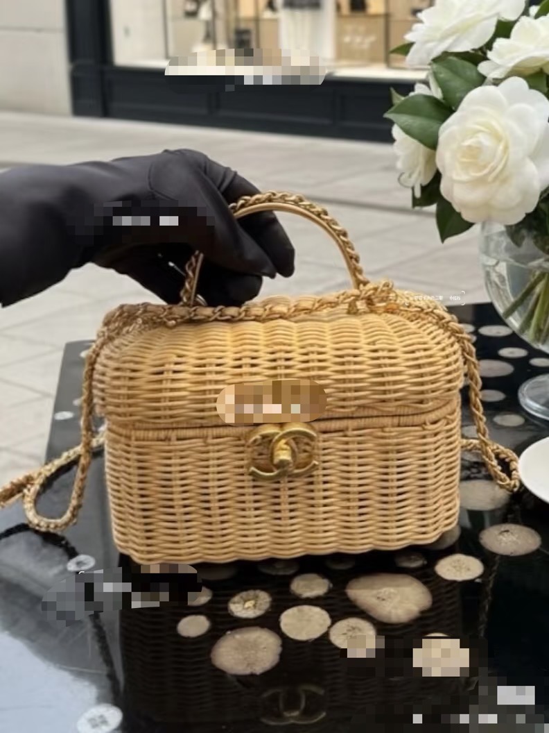 Chanel Basic Bag Gold L