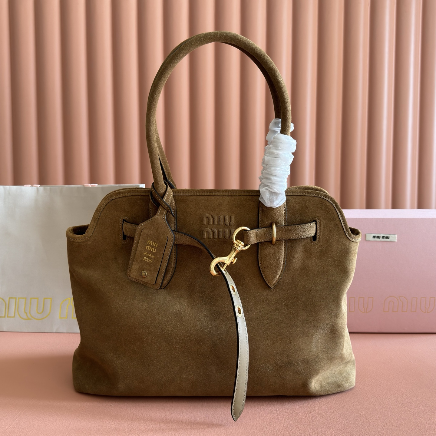 Miu Miu Female Tote Bag Sheepskin Gold M-13cm