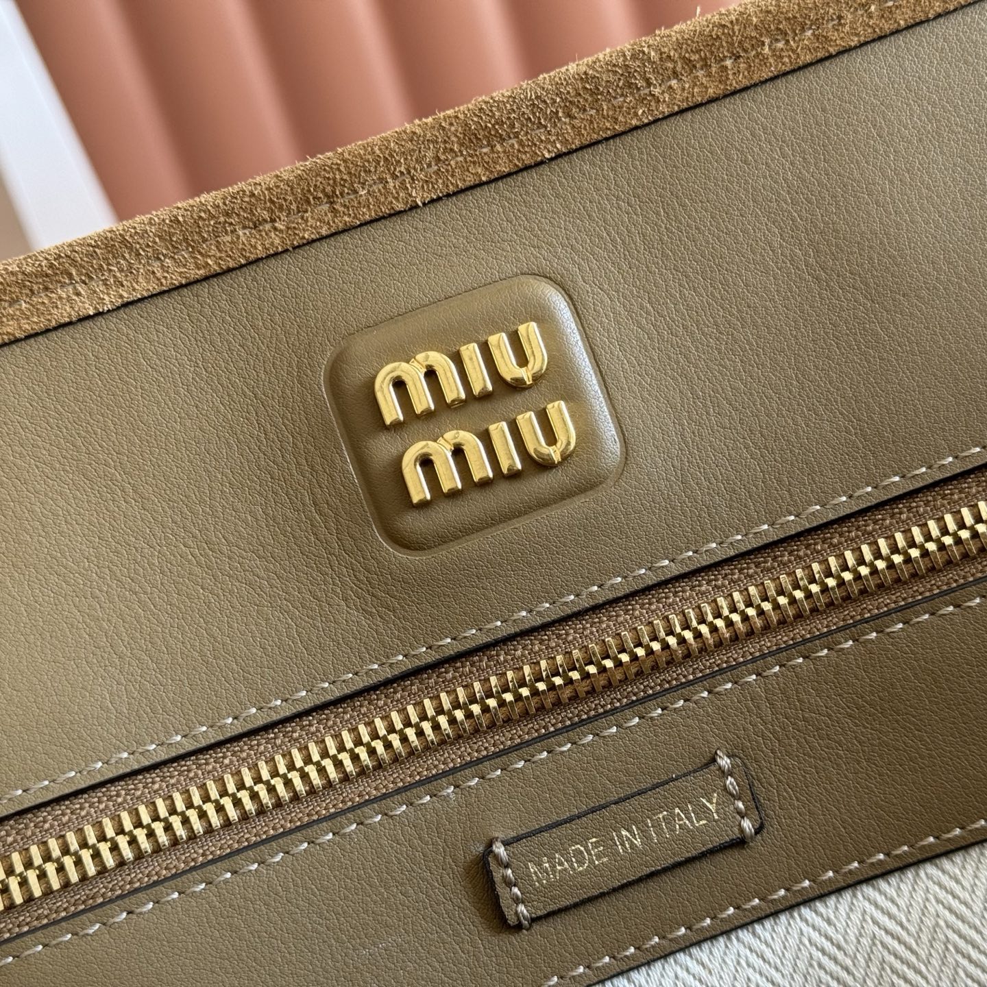 Miu Miu Female Tote Bag Sheepskin Gold M-13cm