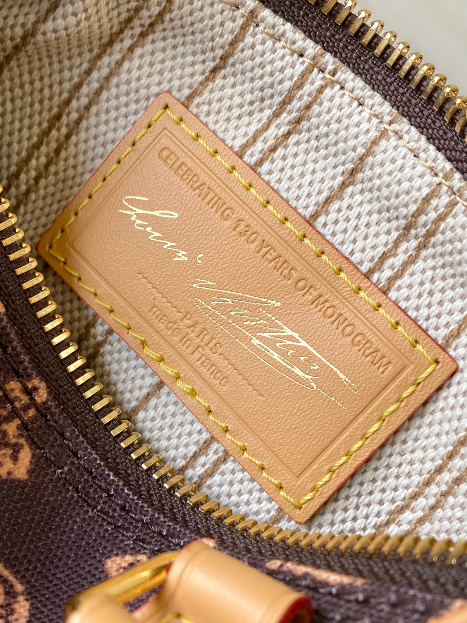 Louis Vuitton Basic Bag Canvas M-s