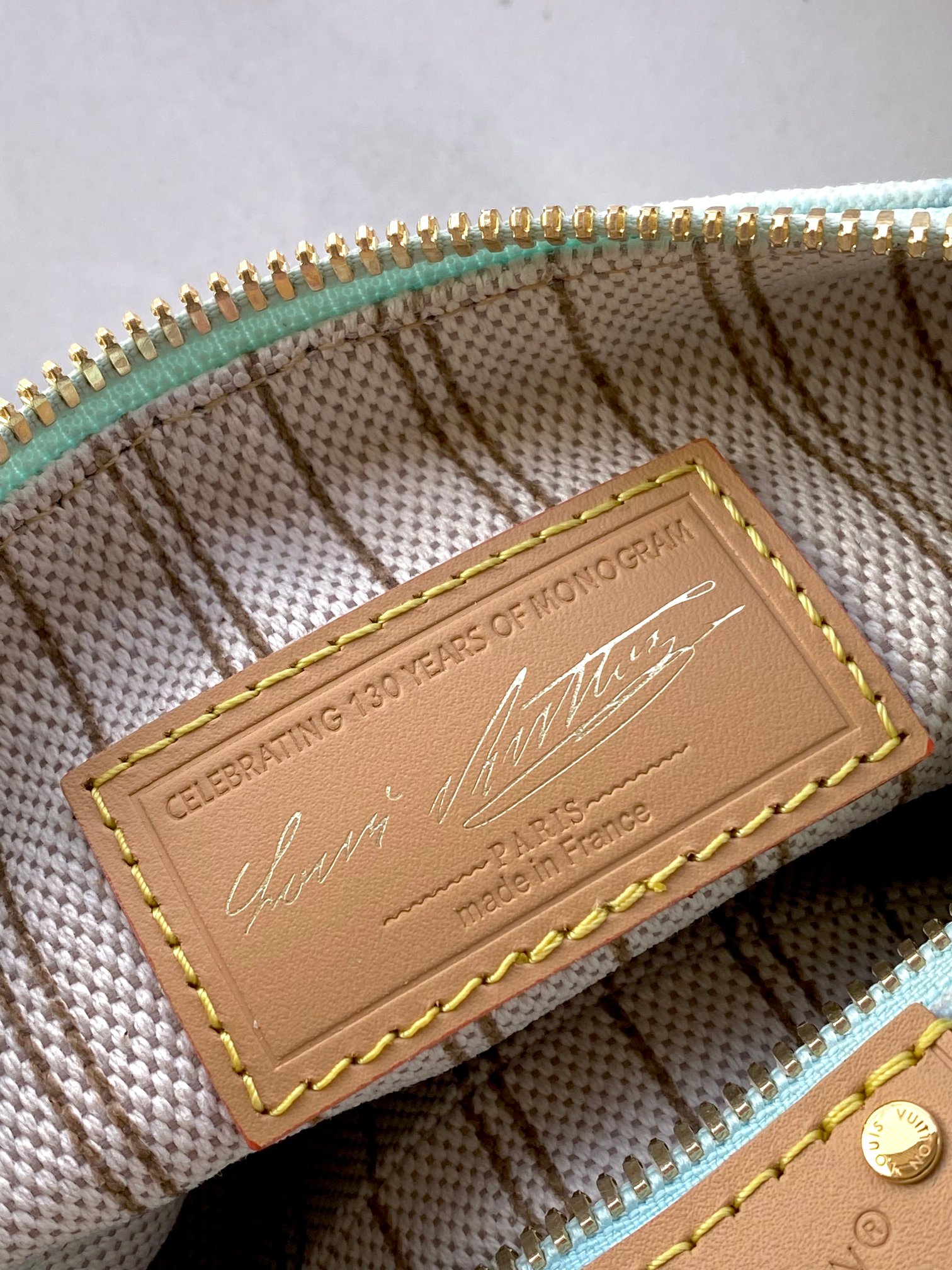 Louis Vuitton Basic Bag M-l-s