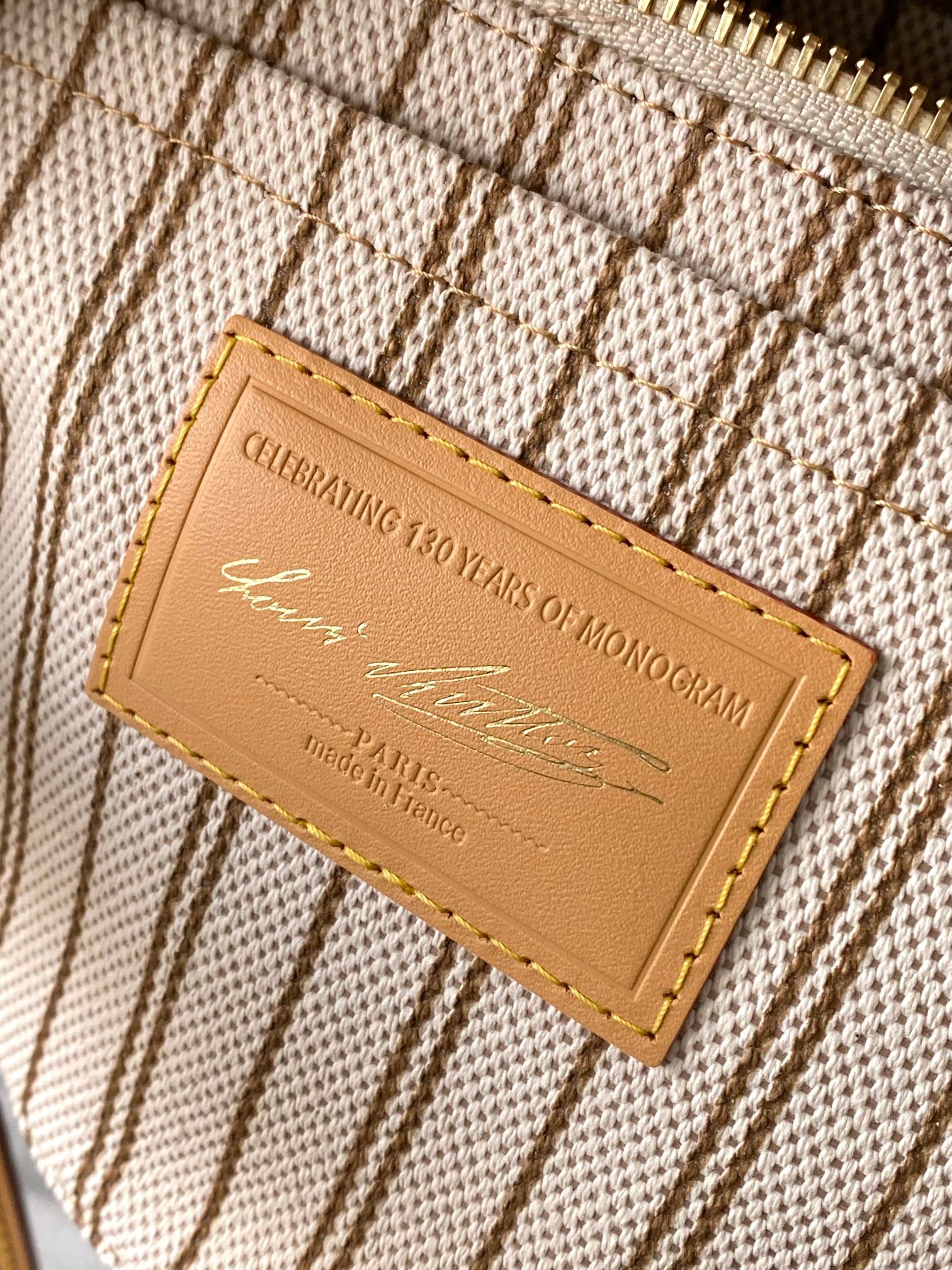 Louis Vuitton Basic Bag Cow Leather Blue M-l