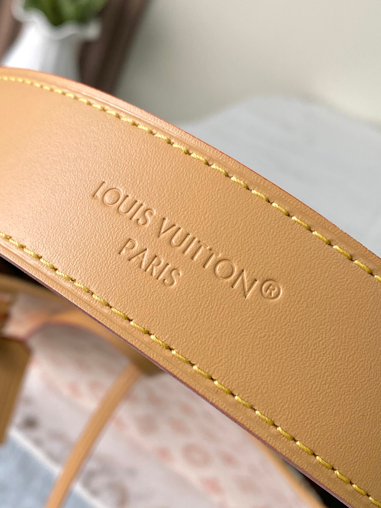 Louis Vuitton Basic Bag Cow Leather White M-l