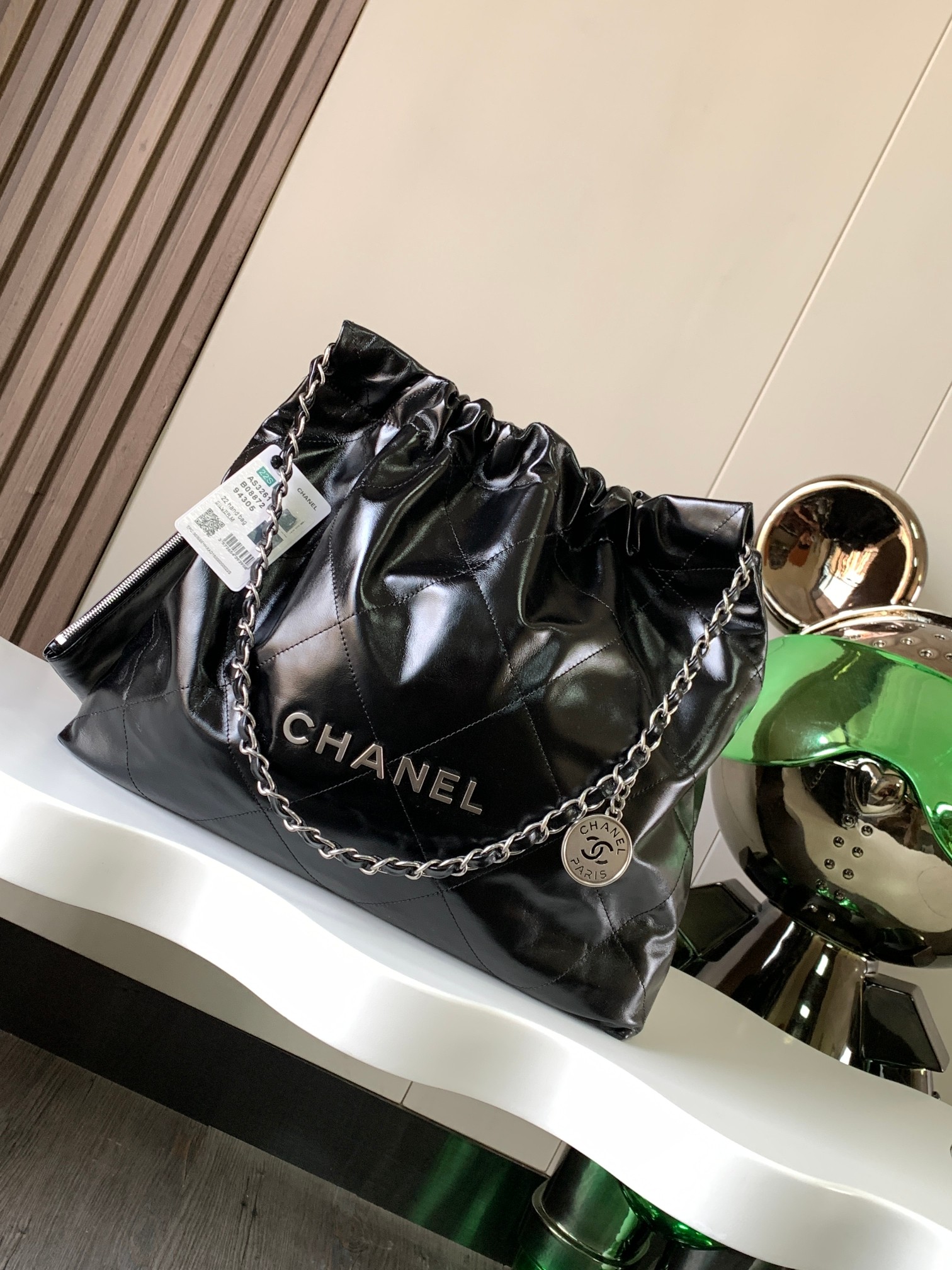 Chanel Basic Bag M-l-s