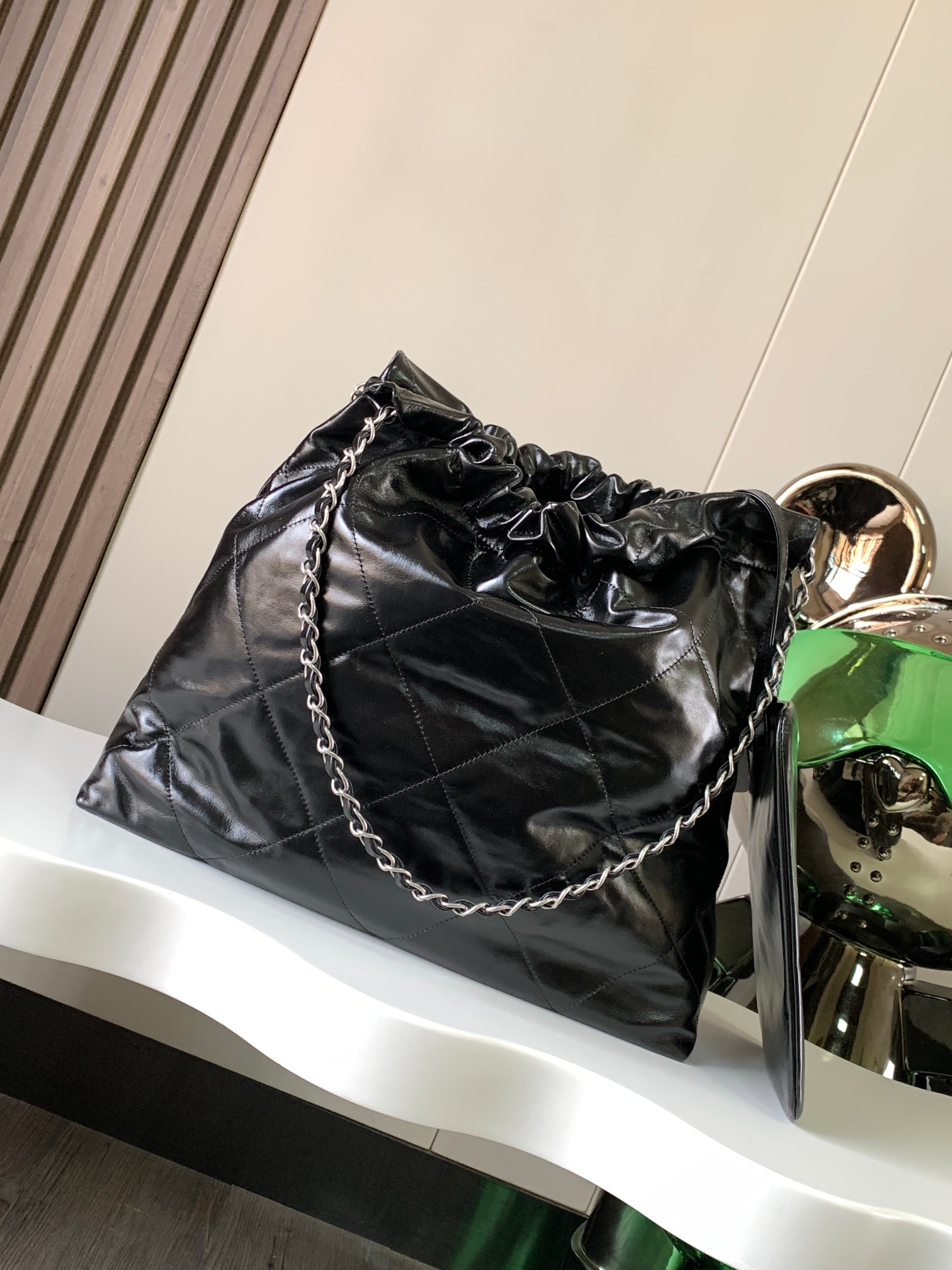 Chanel Basic Bag M-l-s