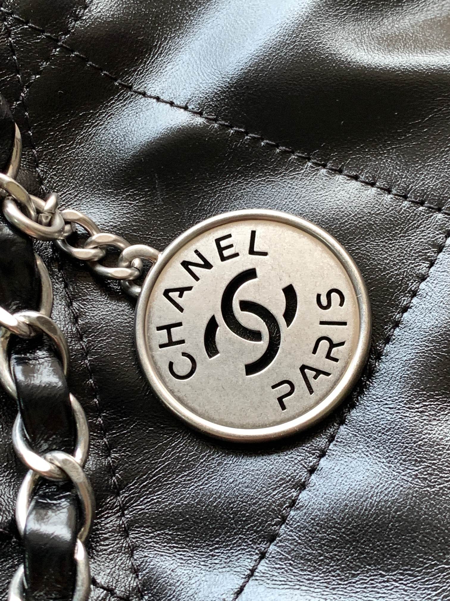 Chanel Basic Bag M-l-s