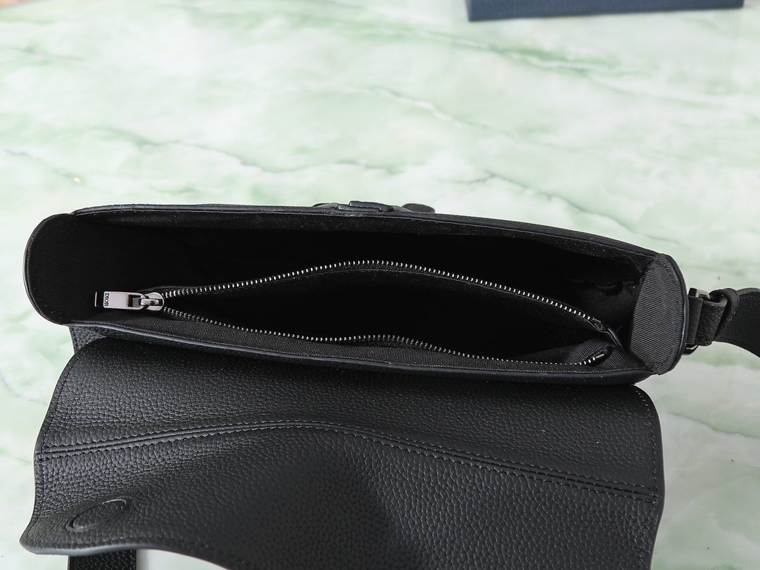 Basic Bag Cow Leather Black