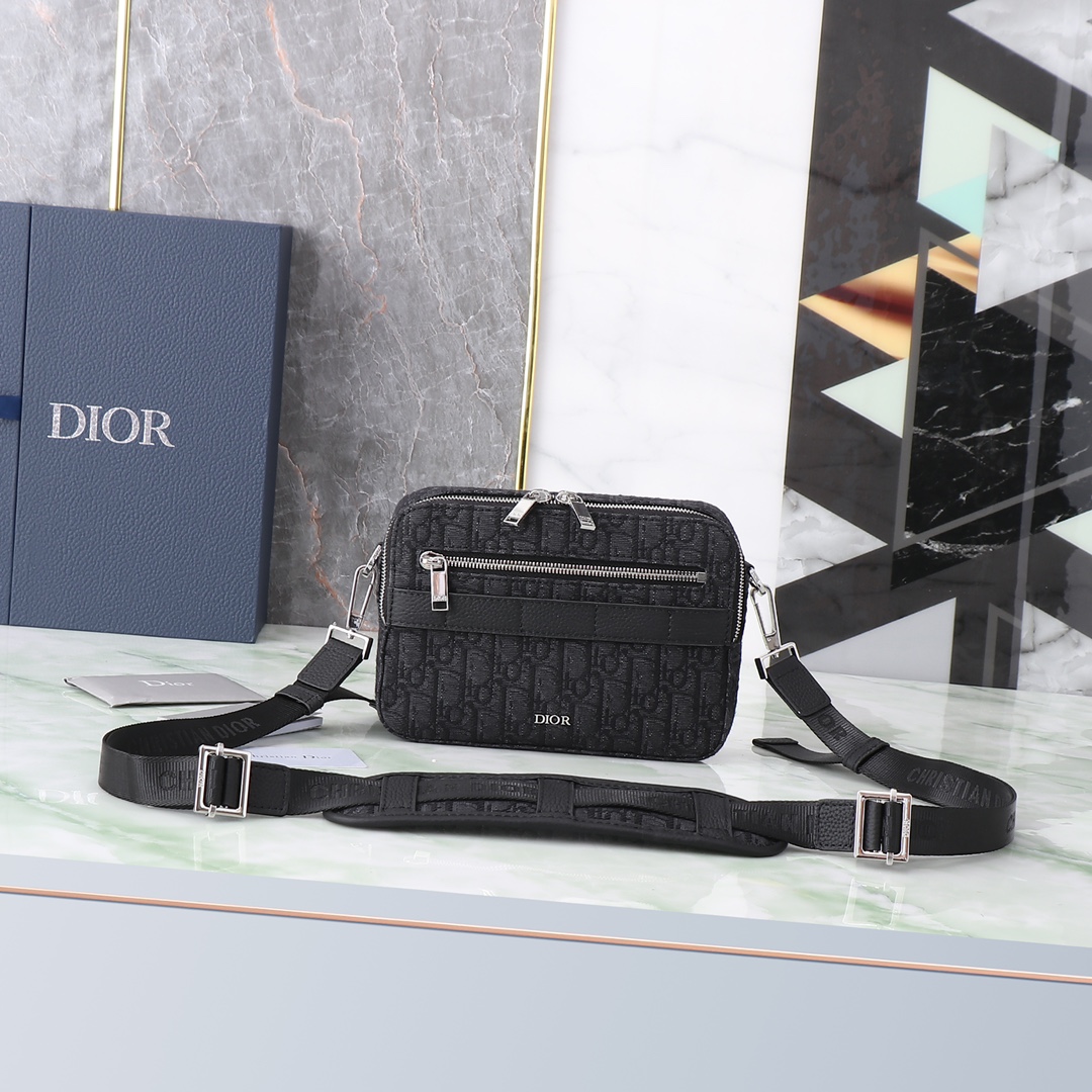 Dior Male Crossbody Bag Cow Leather Black M-s