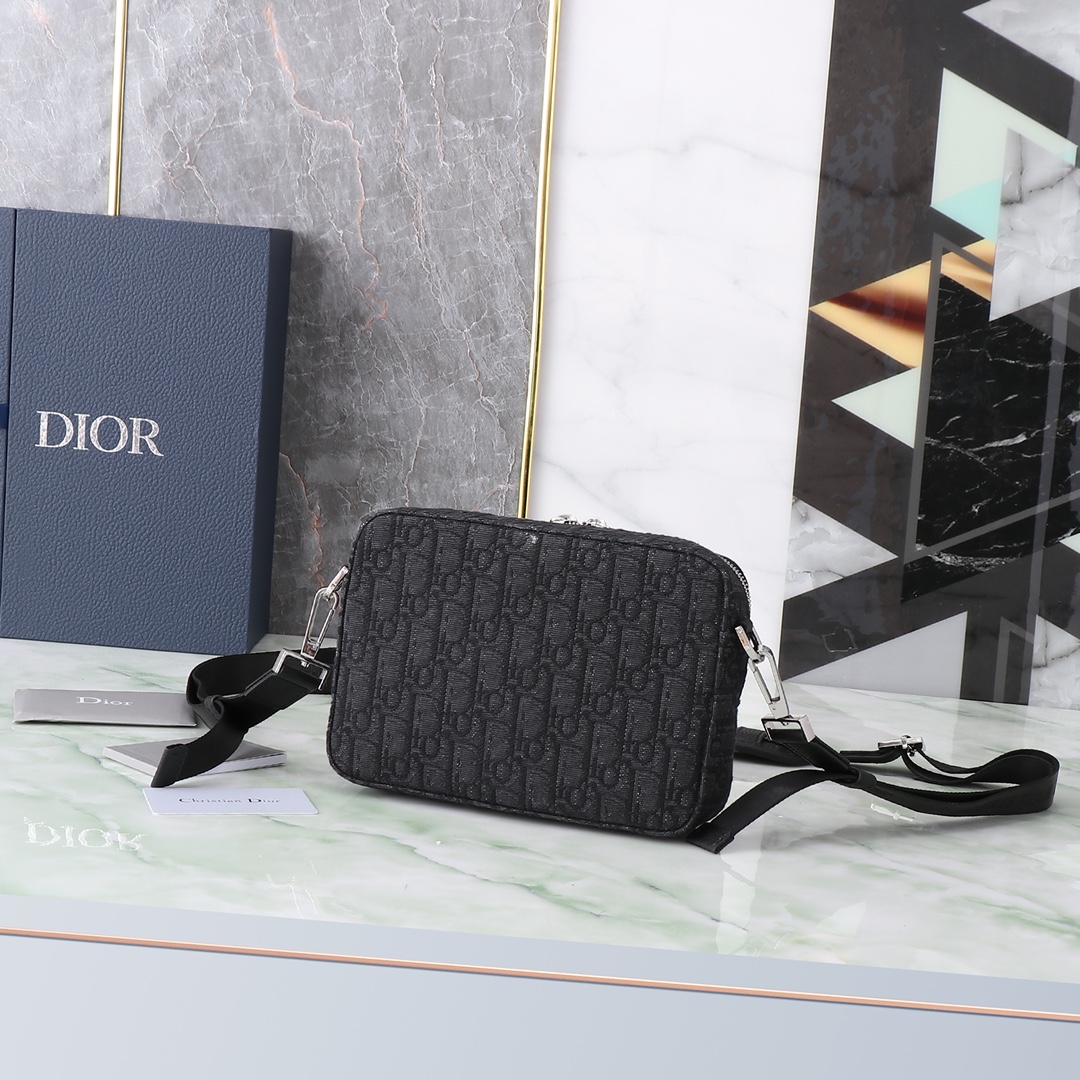 Dior Male Crossbody Bag Cow Leather Black M-s