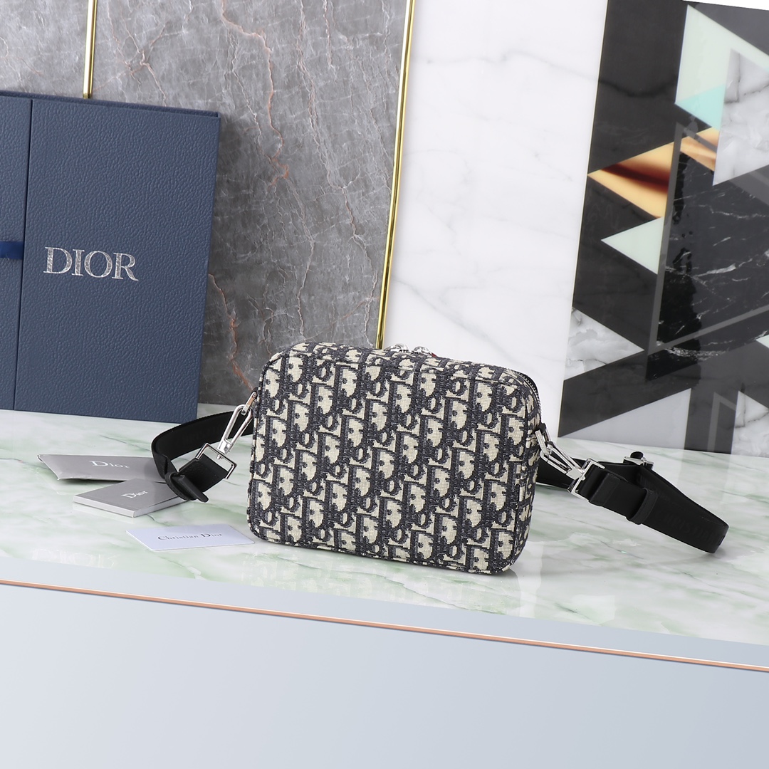 Dior Male Crossbody Bag Cow Leather Black M-s
