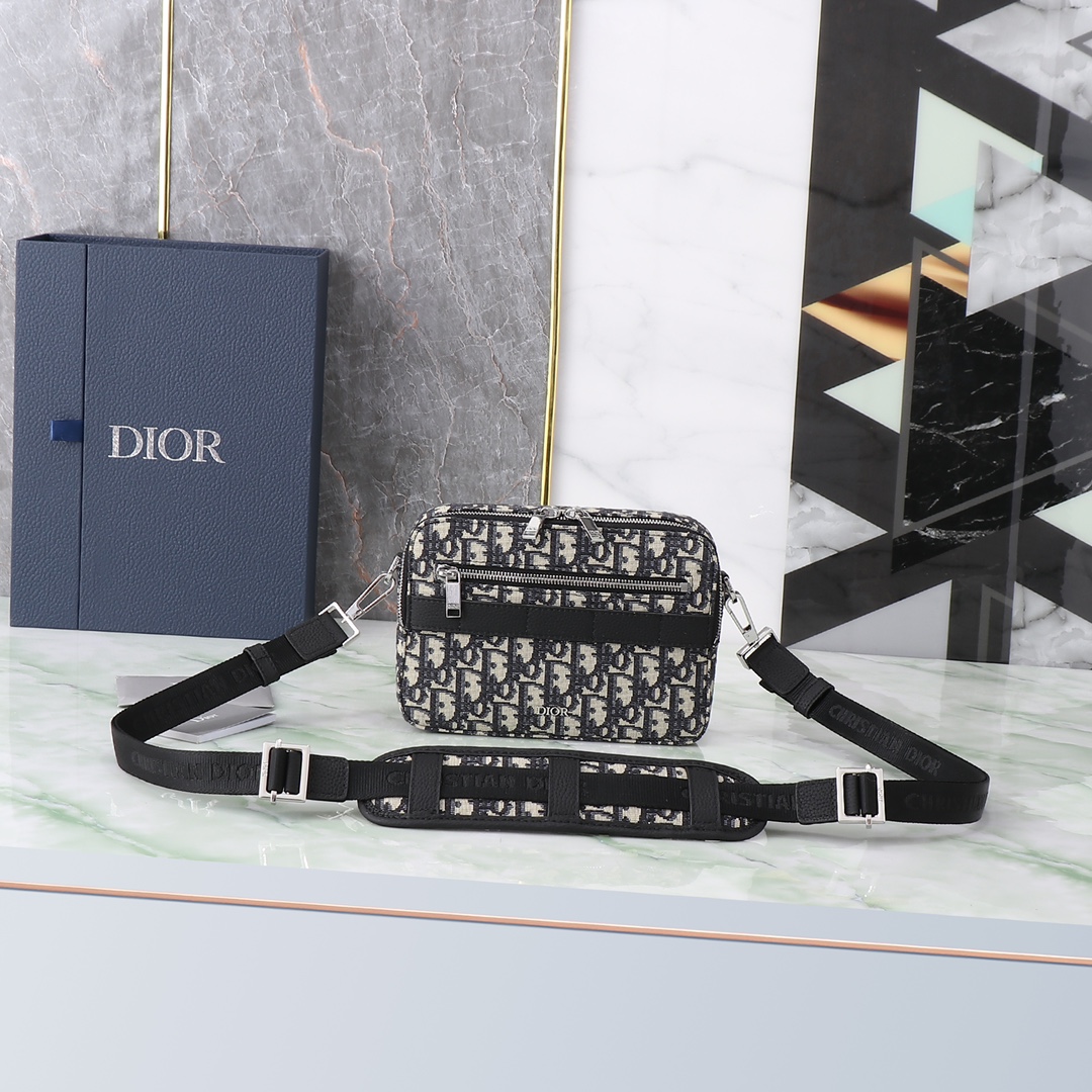 Dior Male Crossbody Bag Cow Leather Black M-s