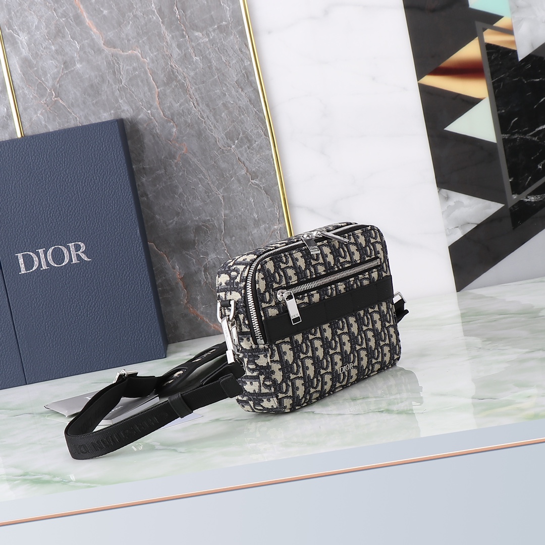 Dior Male Crossbody Bag Cow Leather Black M-s
