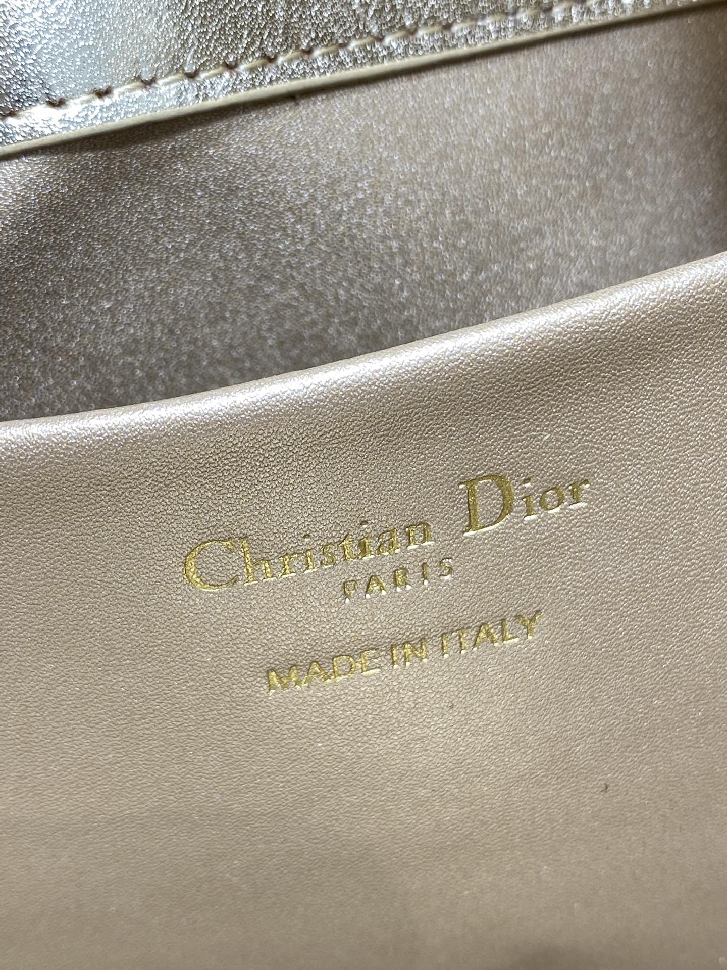 Basic Bag Cow Leather Gold Foldable S-22cm