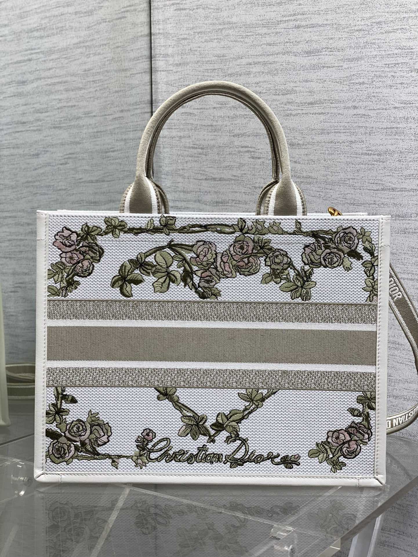 Basic Bag Cow Leather White Large Capacity 27cm-s