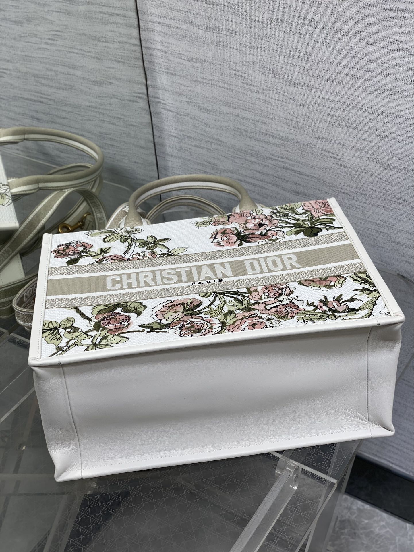 Basic Bag Cow Leather White Large Capacity 27cm-s