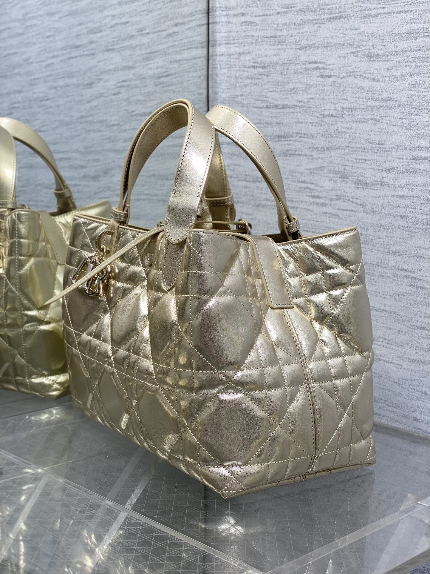 Basic Bag Cow Leather Gold Foldable 21cm-s