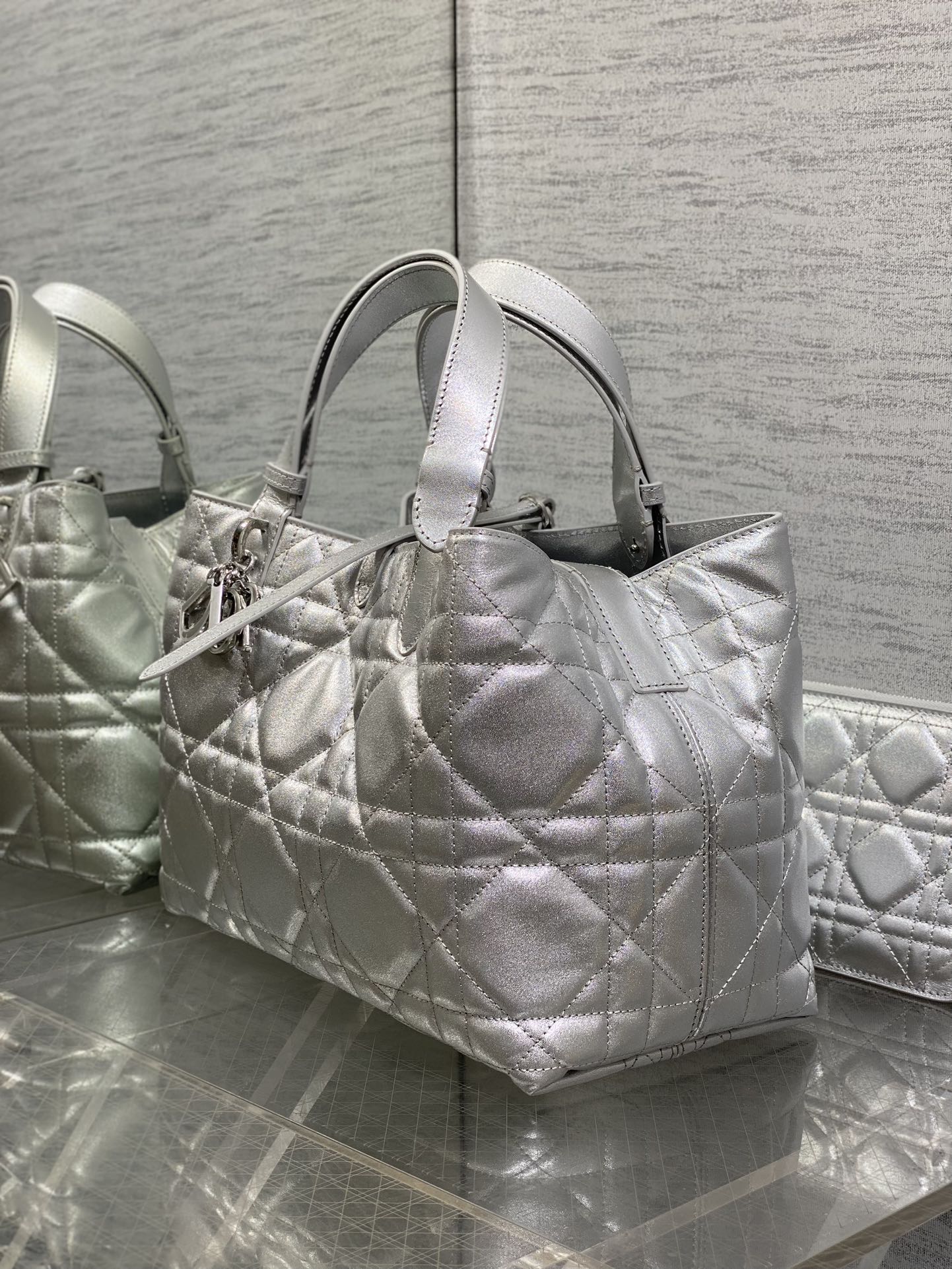 Basic Bag Cow Leather Silver Foldable 21cm-s