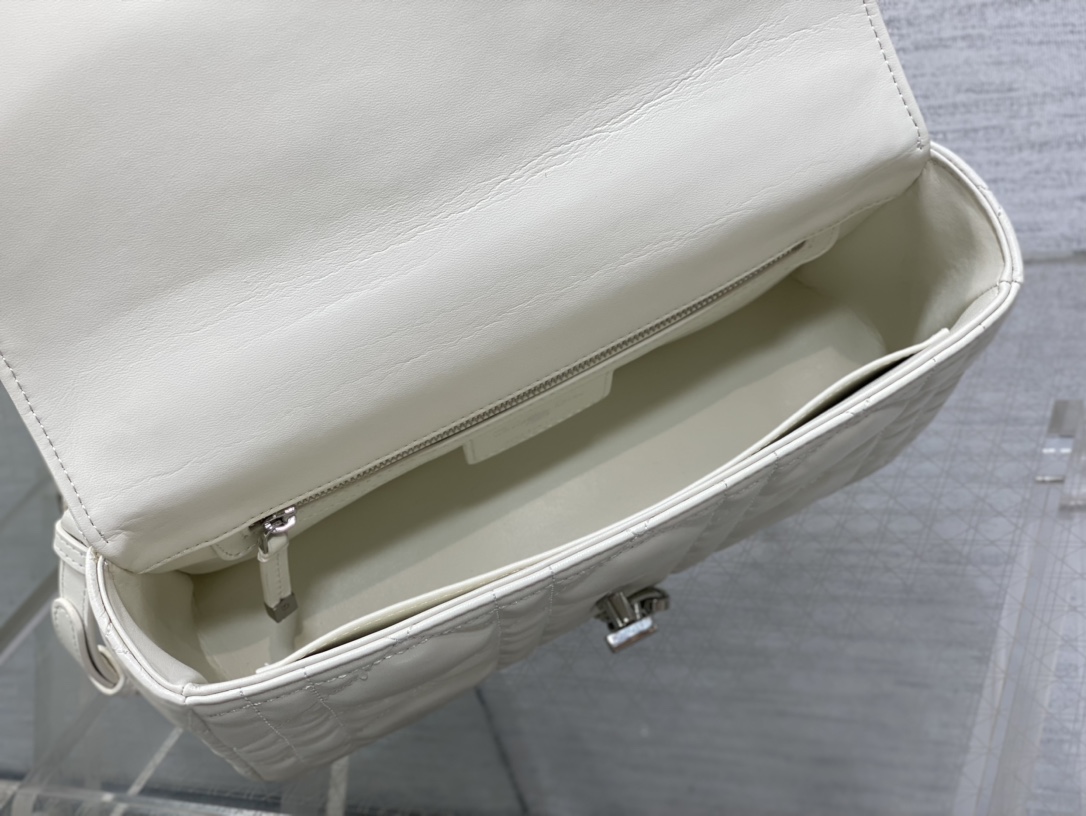 Basic Bag Cow Leather Gold M-s