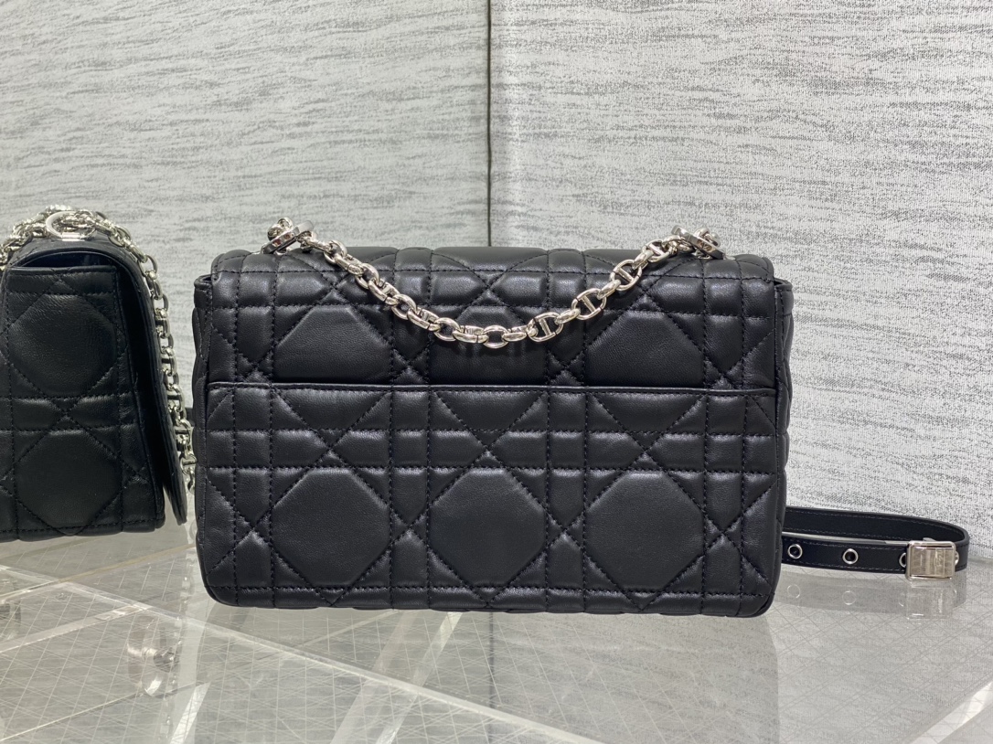 Basic Bag Cow Leather Gold M-s