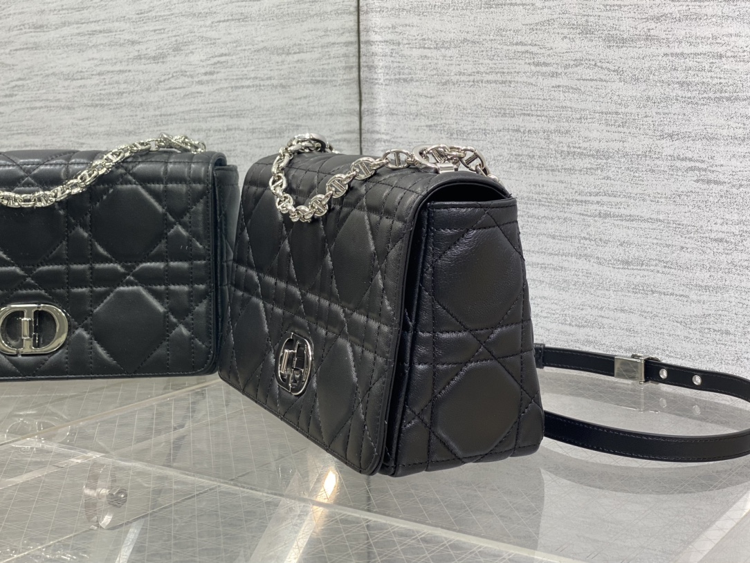 Basic Bag Cow Leather Gold M-s
